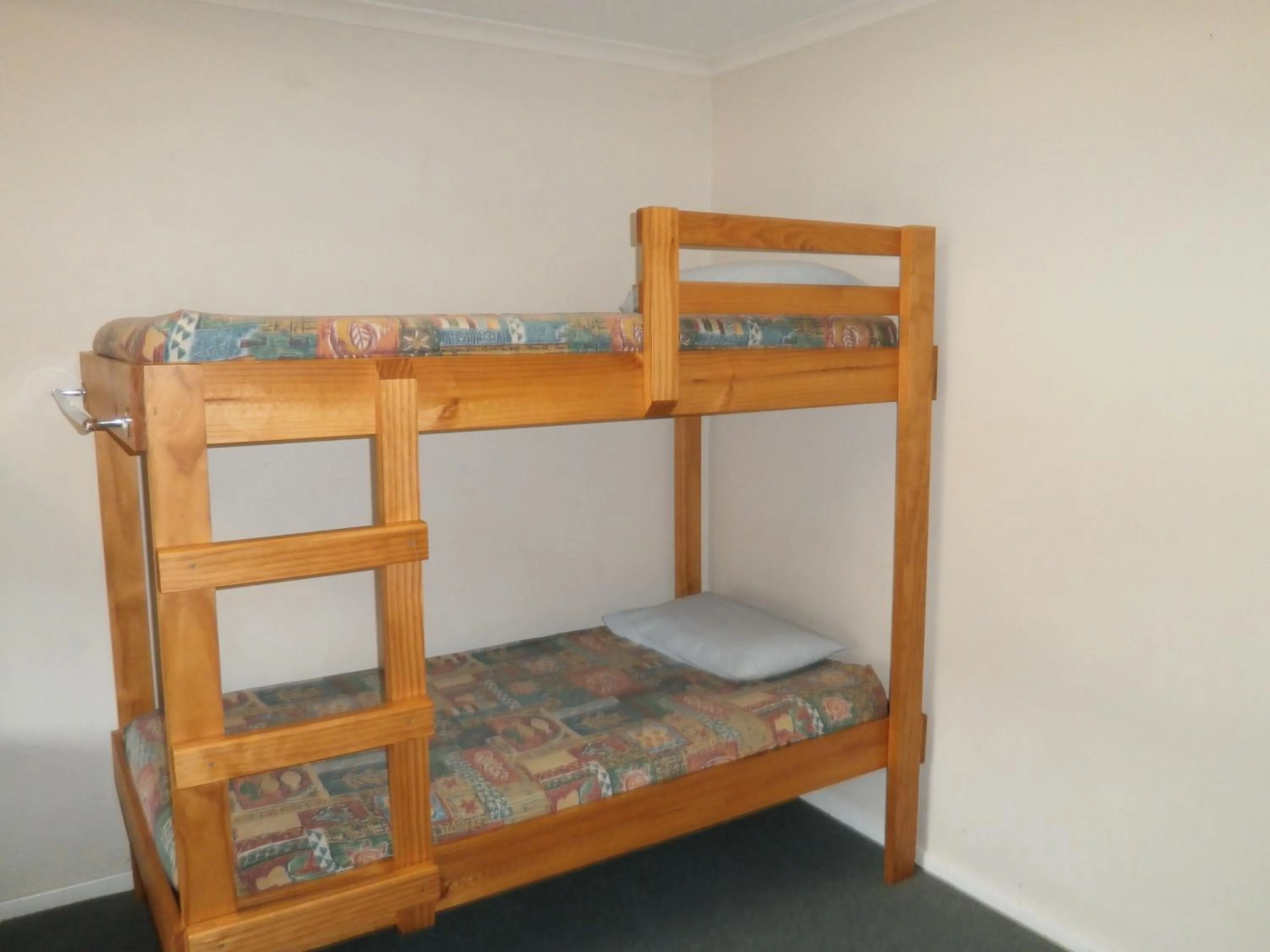bunk bed in Launceston Backpackers