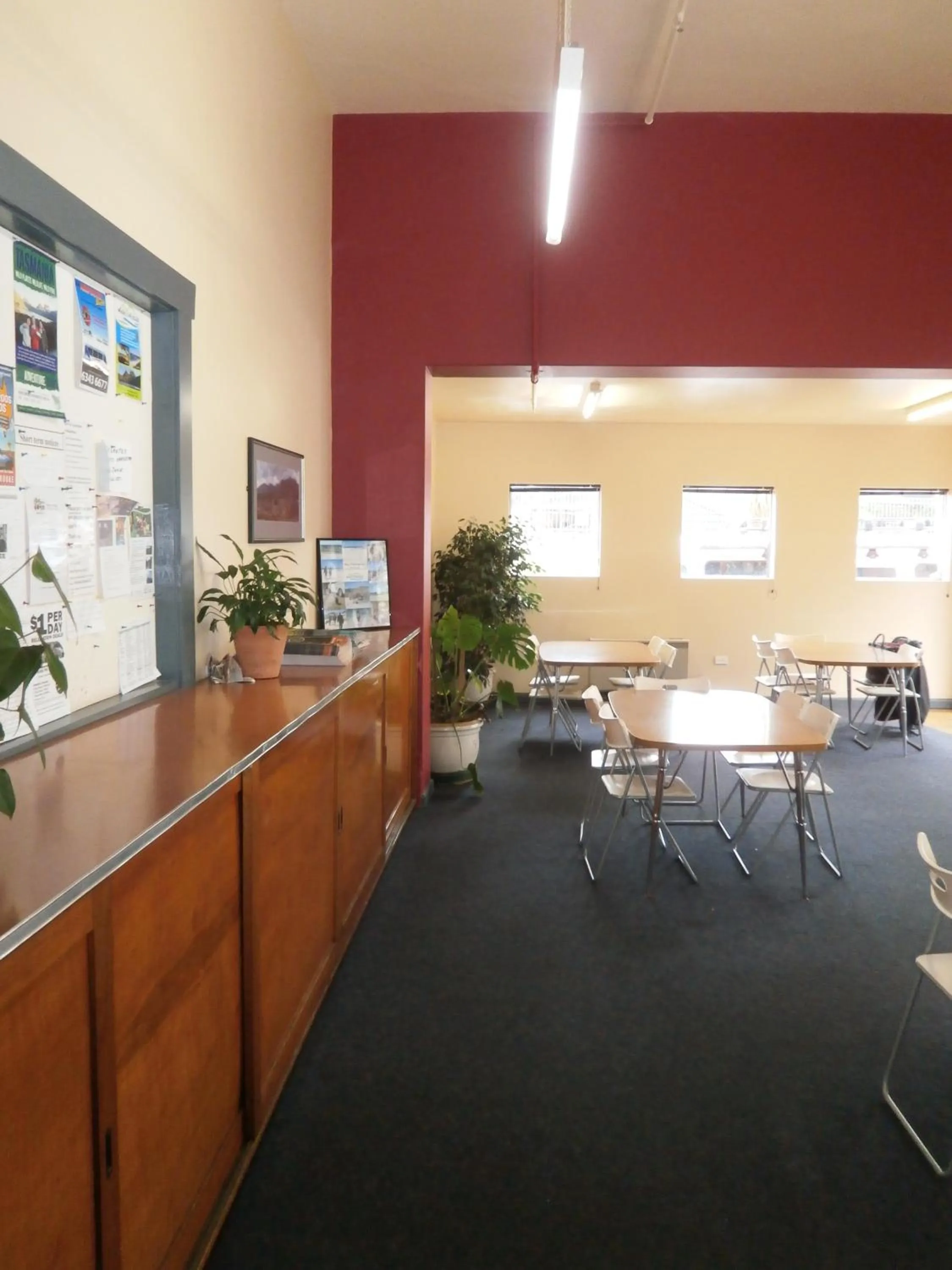 Restaurant/places to eat in Launceston Backpackers