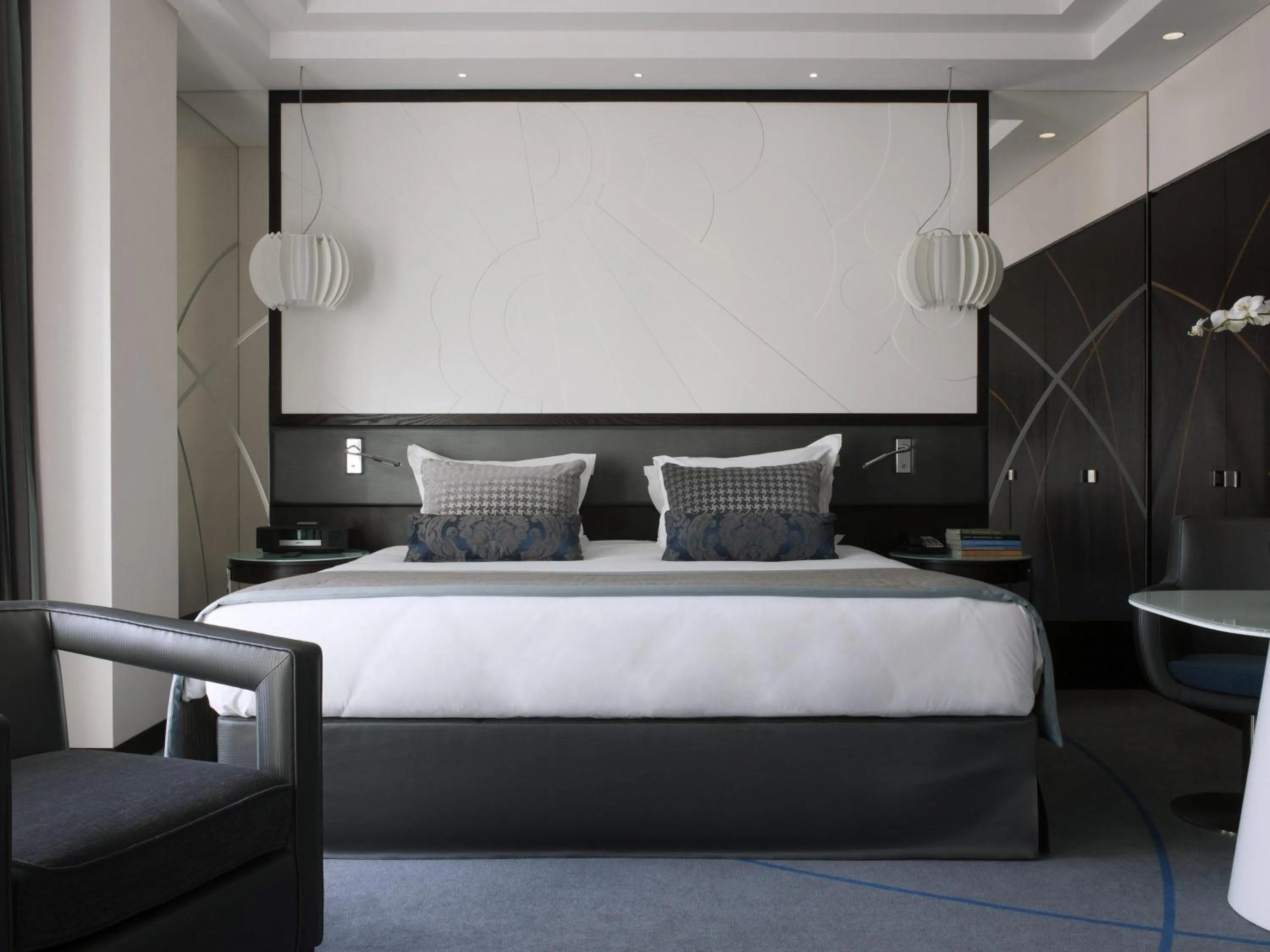 Bedroom, Bed in Sofitel Beirut Le Gabriel
