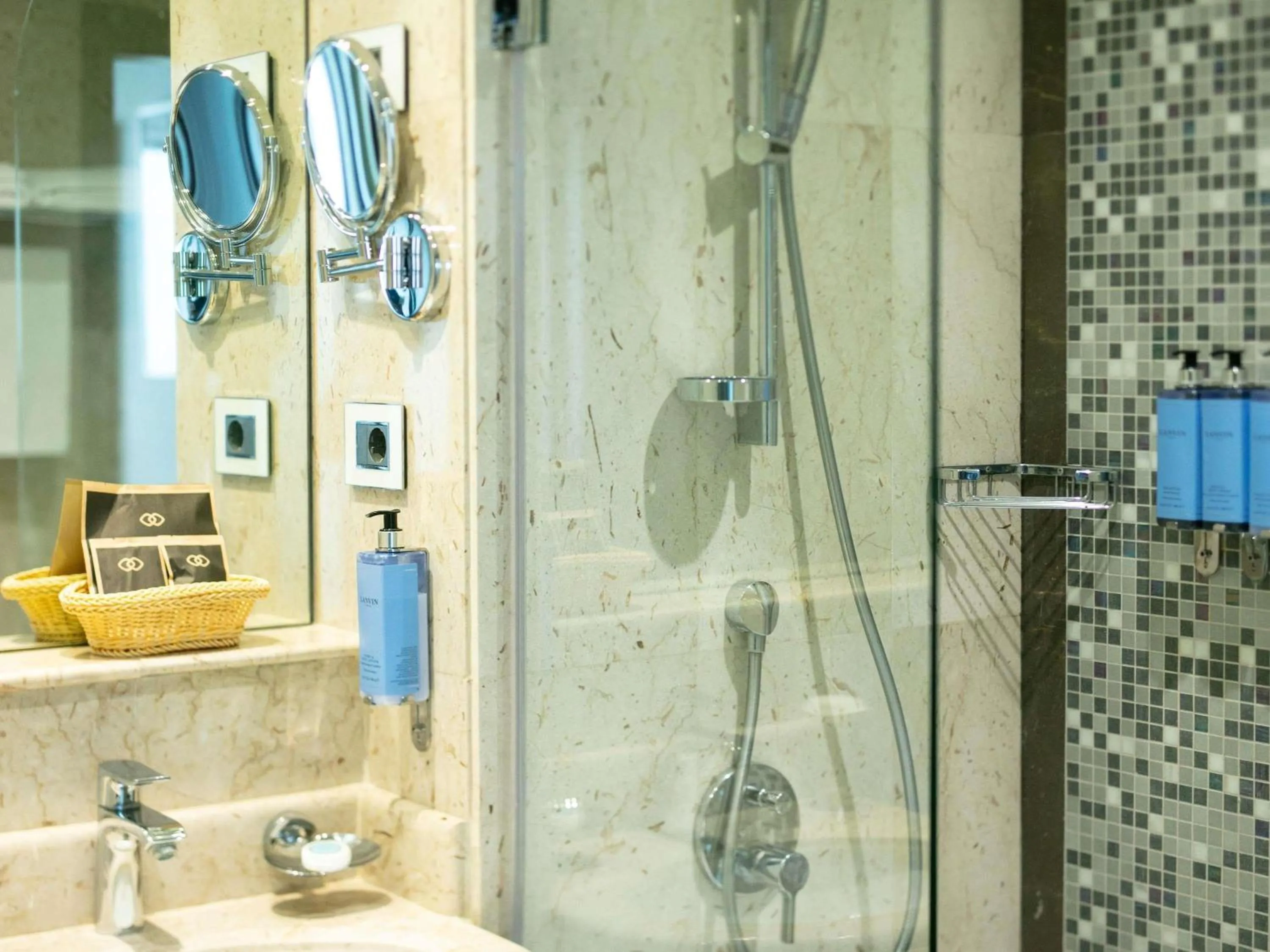 Shower in Sofitel Beirut Le Gabriel