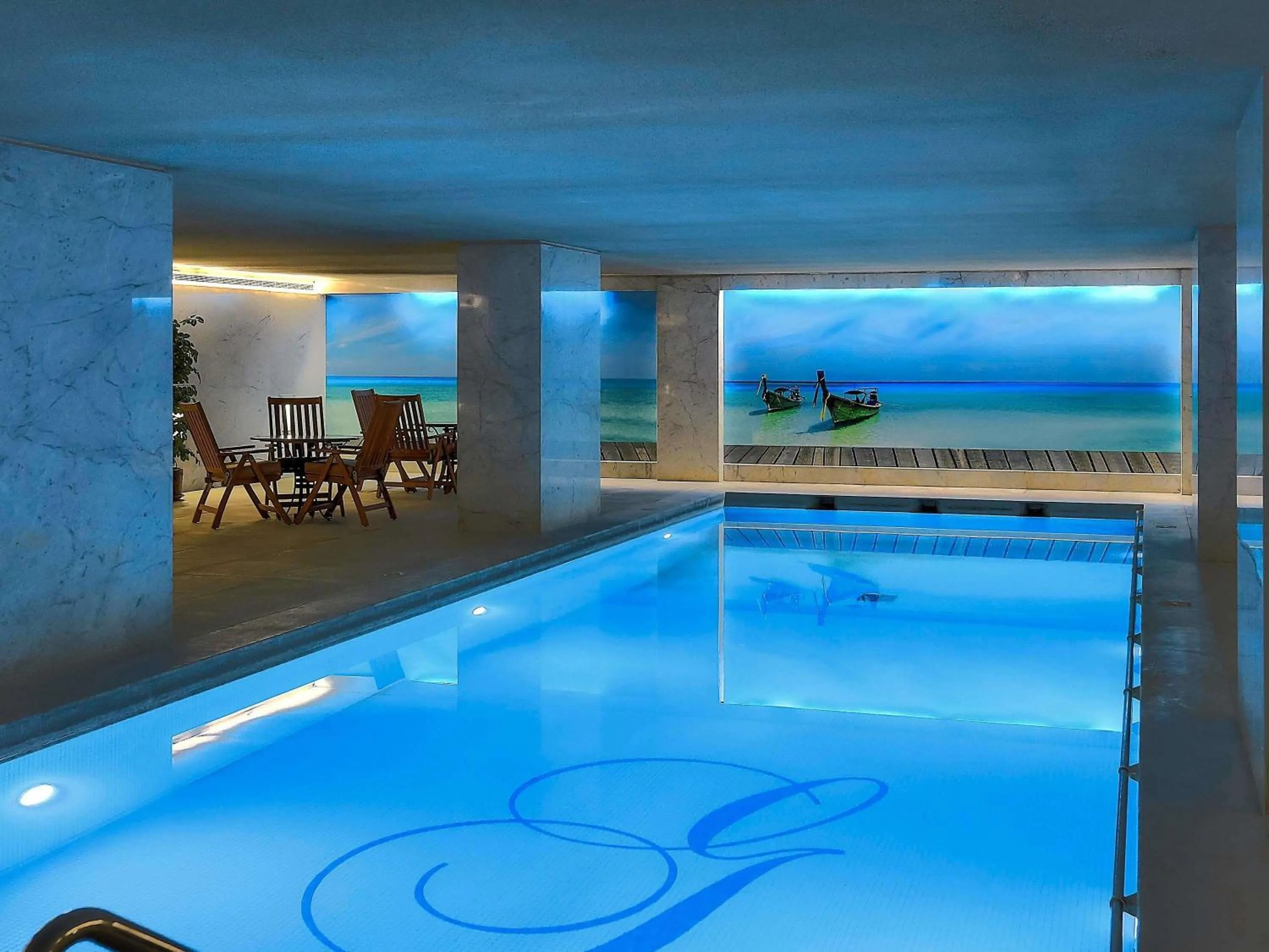 Swimming pool in Sofitel Beirut Le Gabriel