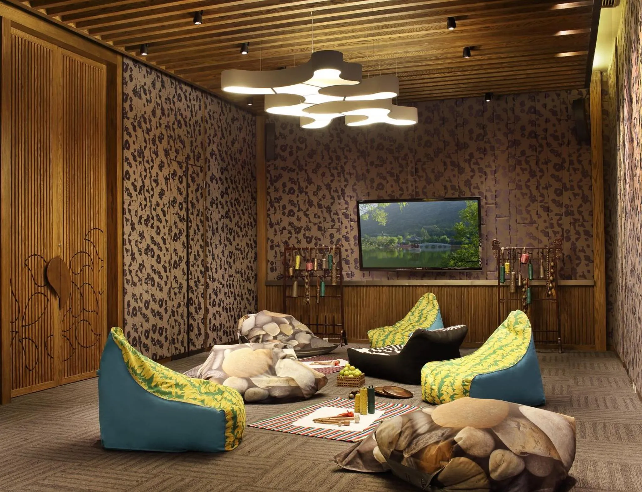 Meeting/conference room in Hotel Indigo Lijiang Ancient Town by IHG