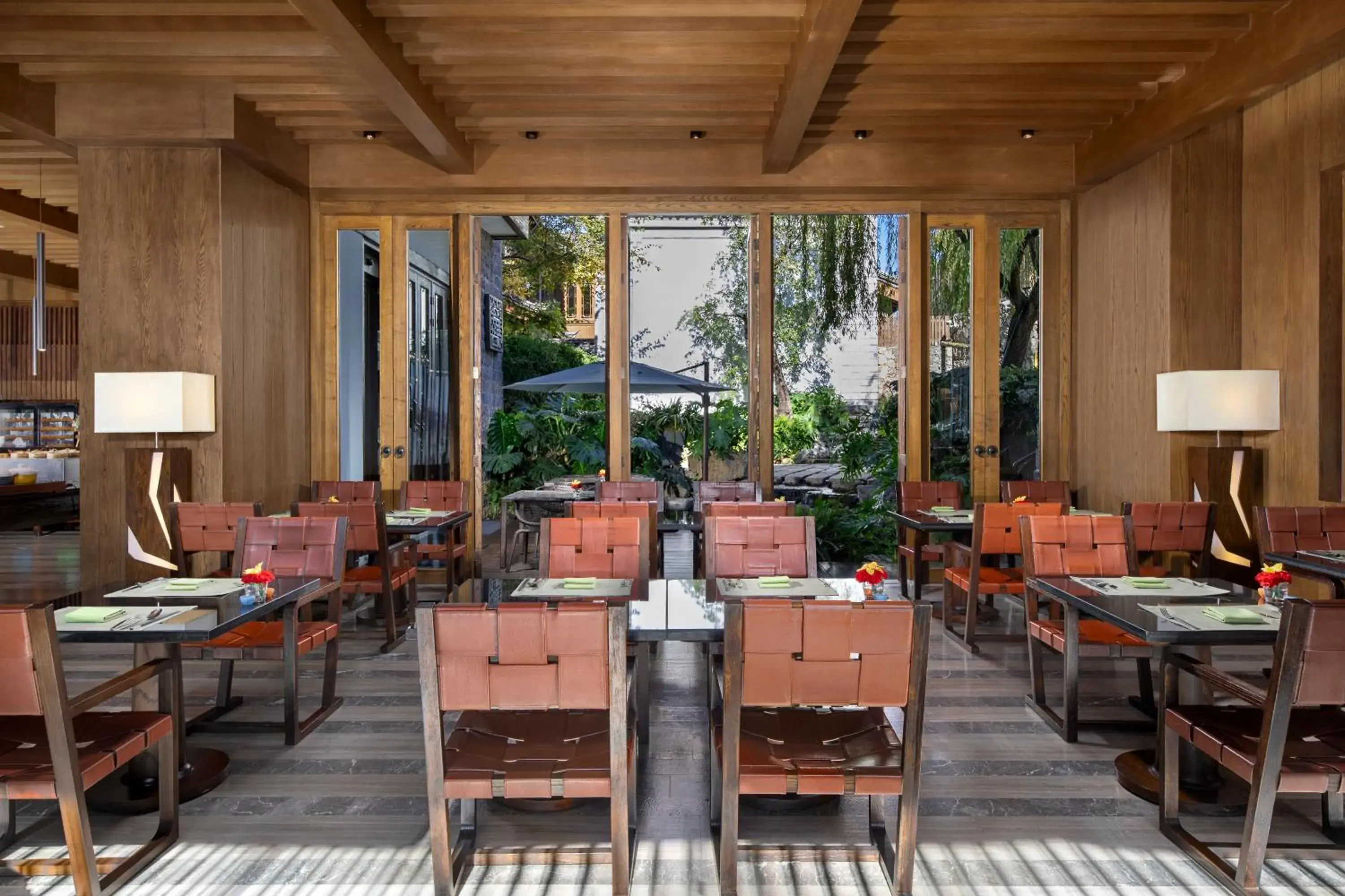 Restaurant/places to eat in Hotel Indigo Lijiang Ancient Town by IHG Restaurant/places to eat in Hotel Indigo Lijiang Ancient Town by IHG