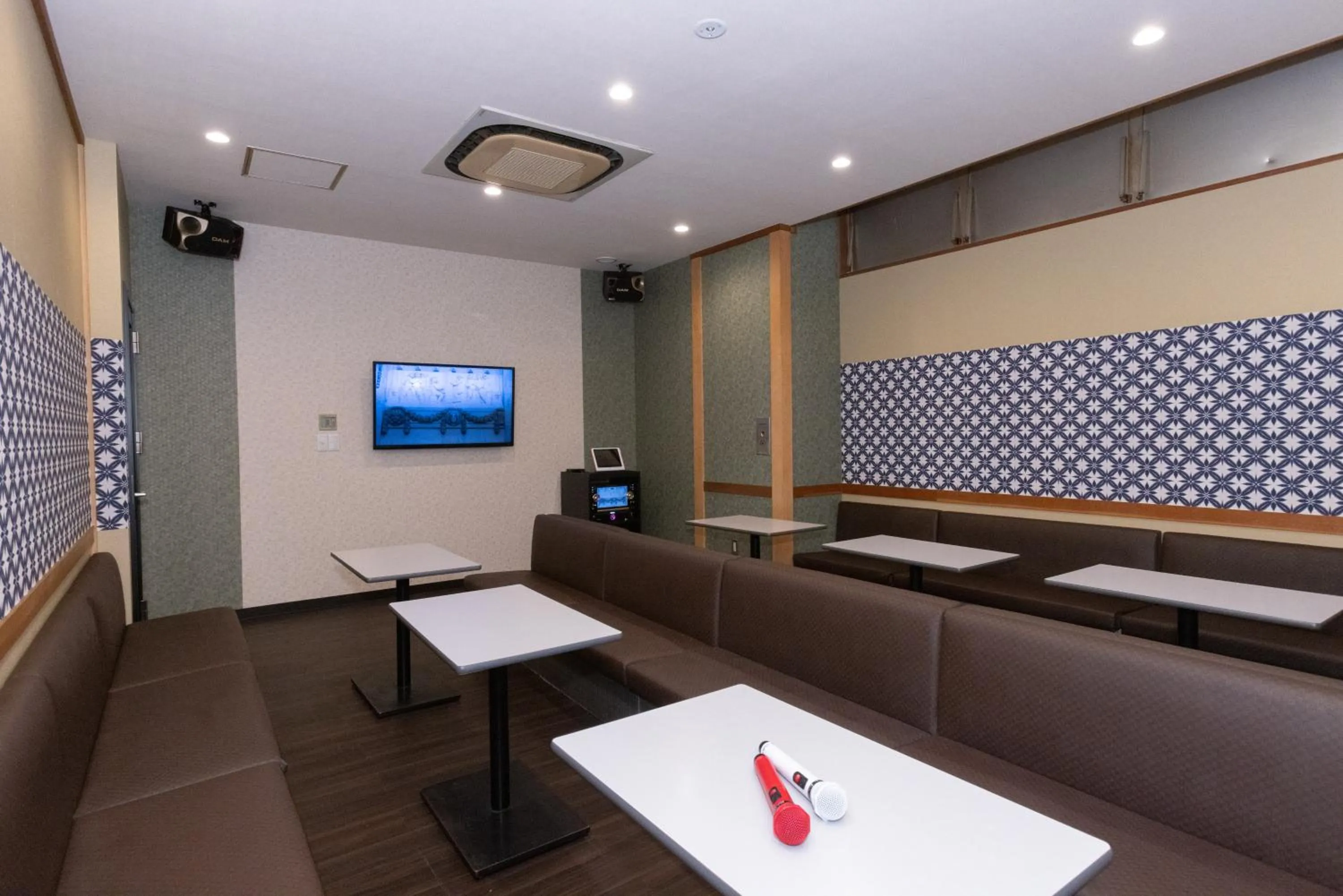 Karaoke in Hotel Kimiyoshi