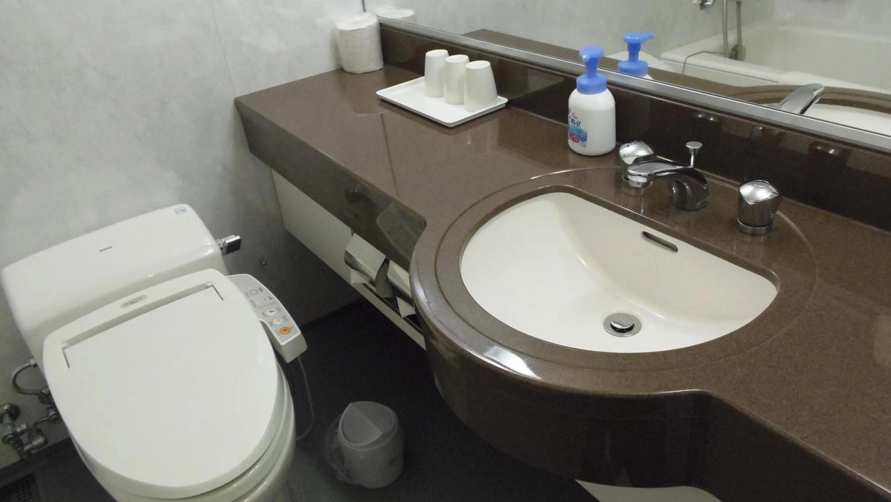 Bathroom in Hotel 1-2-3 Kokura