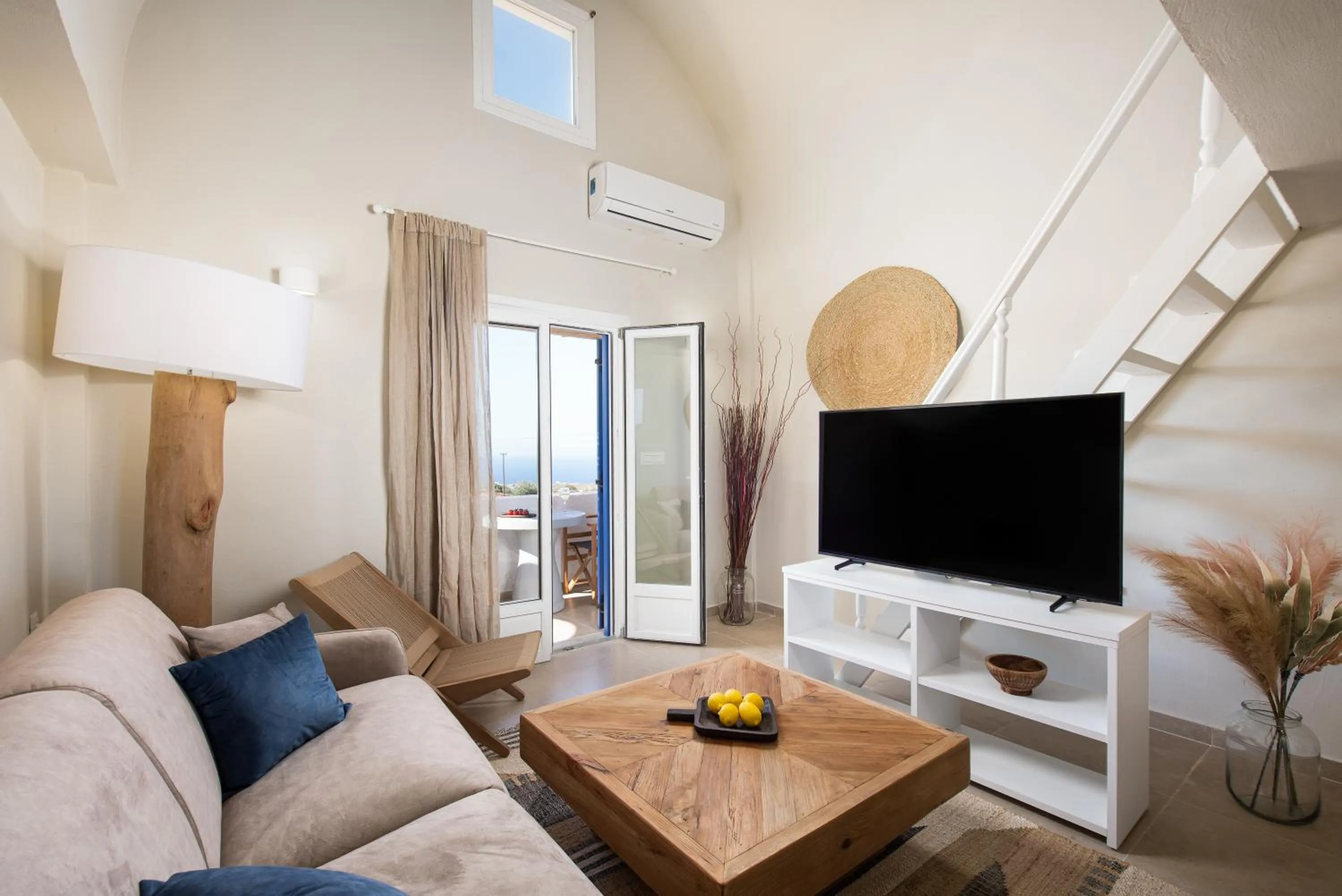 TV and multimedia in The Noverian Bios Santorini