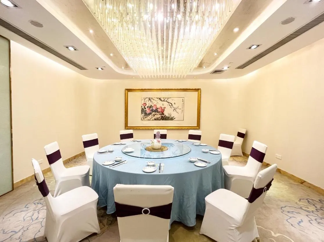 Restaurant/places to eat in Guangdong Hotel