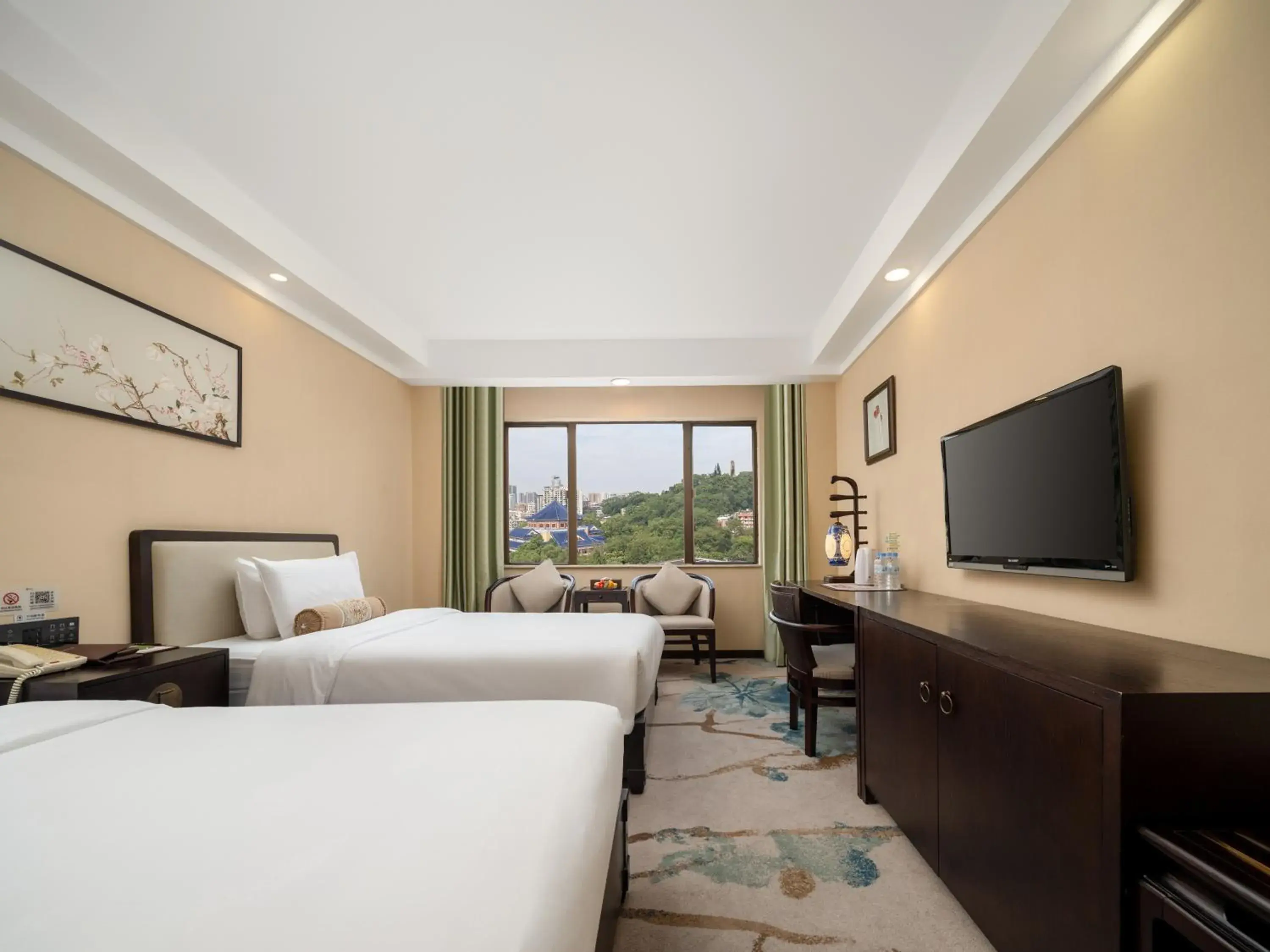 Twin Room with View in Guangdong Hotel Twin Room with View in Guangdong Hotel