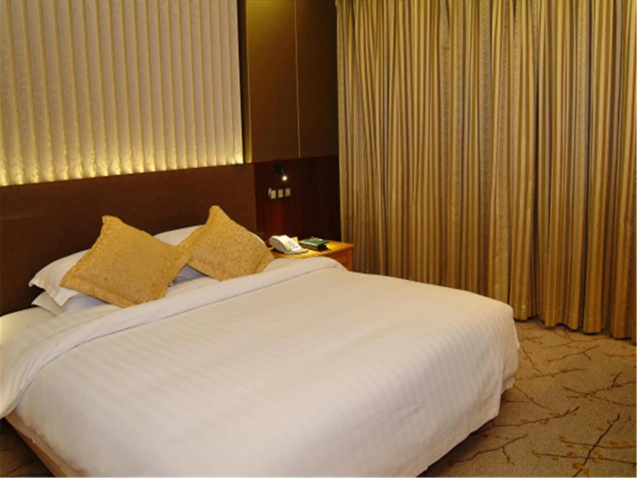 Bedroom, Bed in Guangdong Hotel