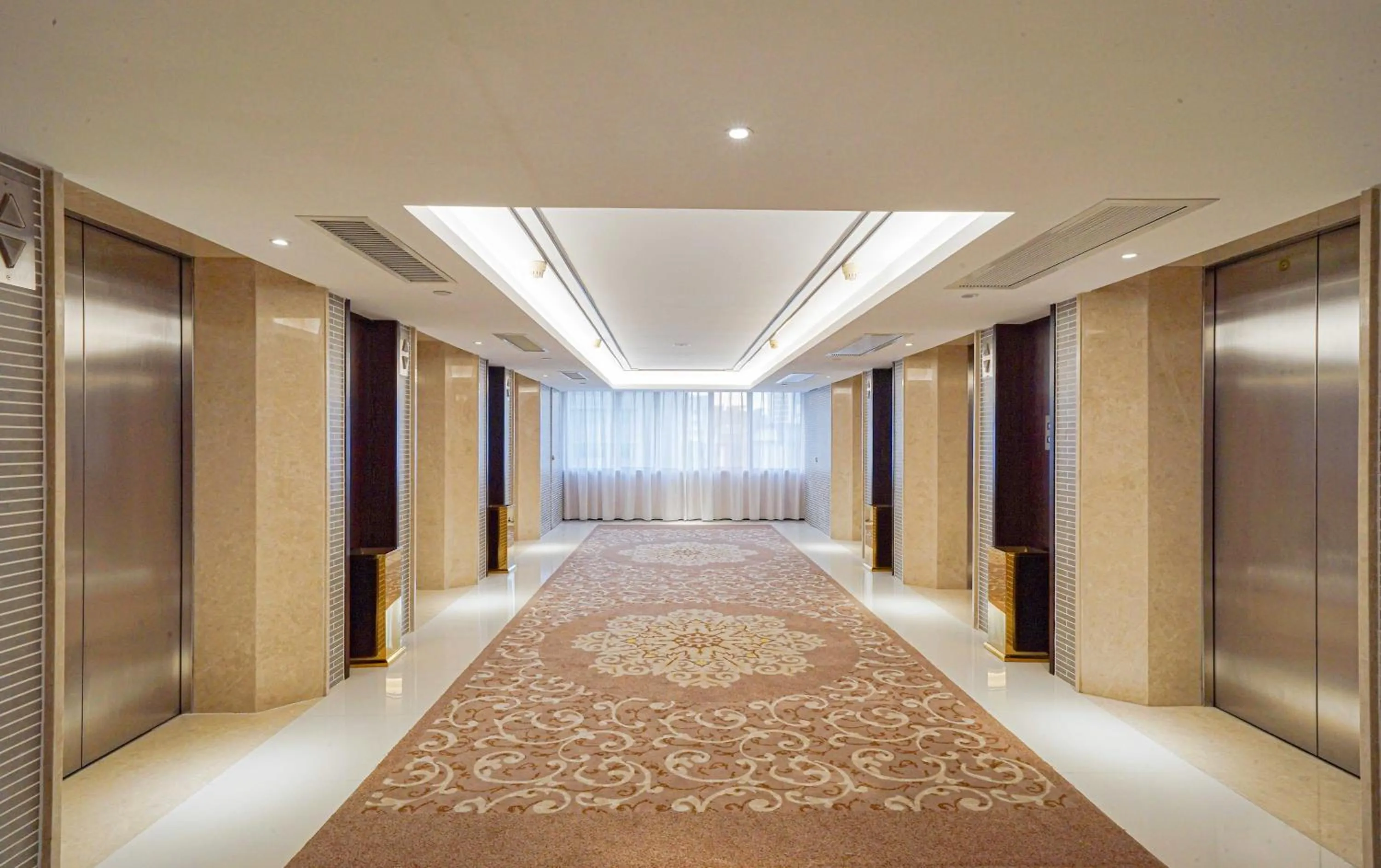 elevator in Guangdong Hotel