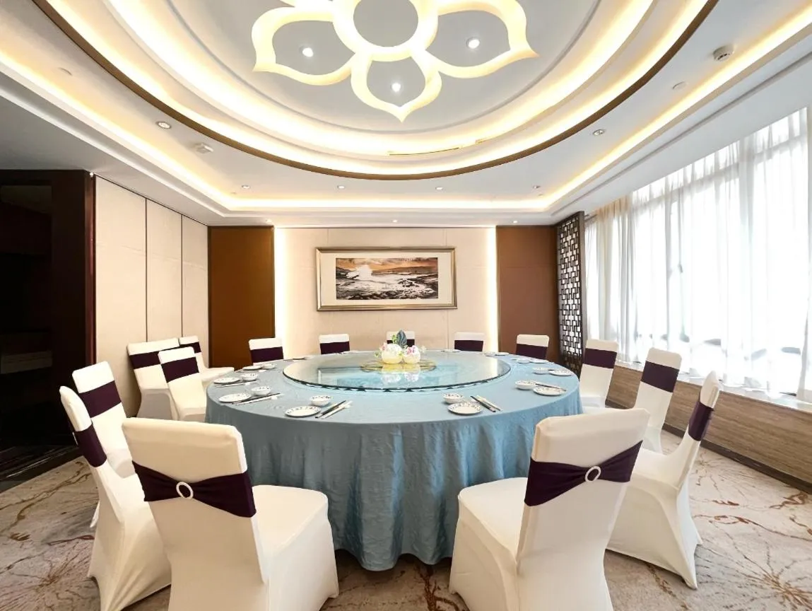 Restaurant/places to eat in Guangdong Hotel