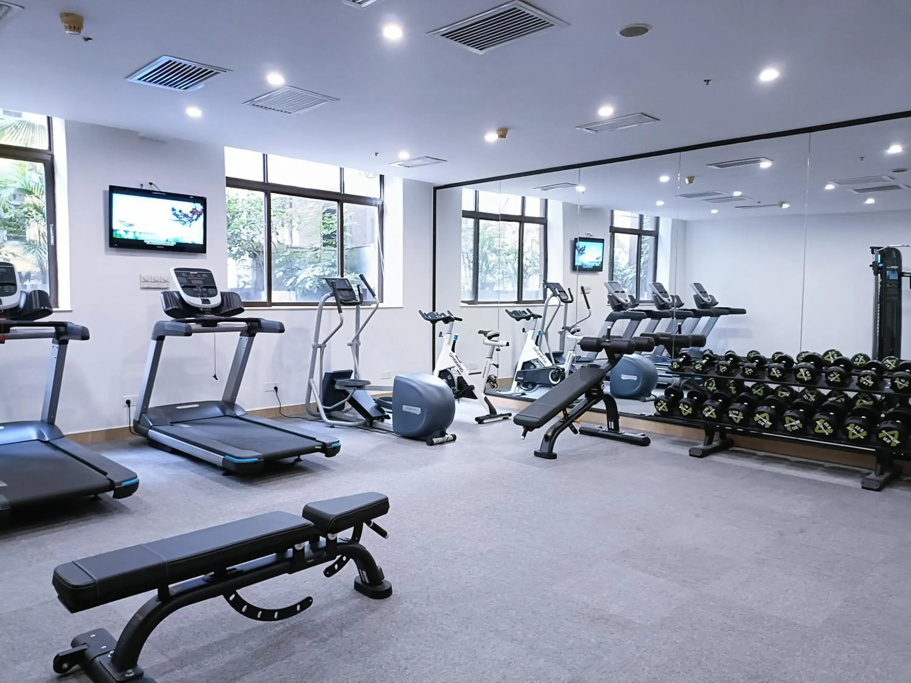 Fitness centre/facilities in Guangdong Hotel Fitness centre/facilities in Guangdong Hotel