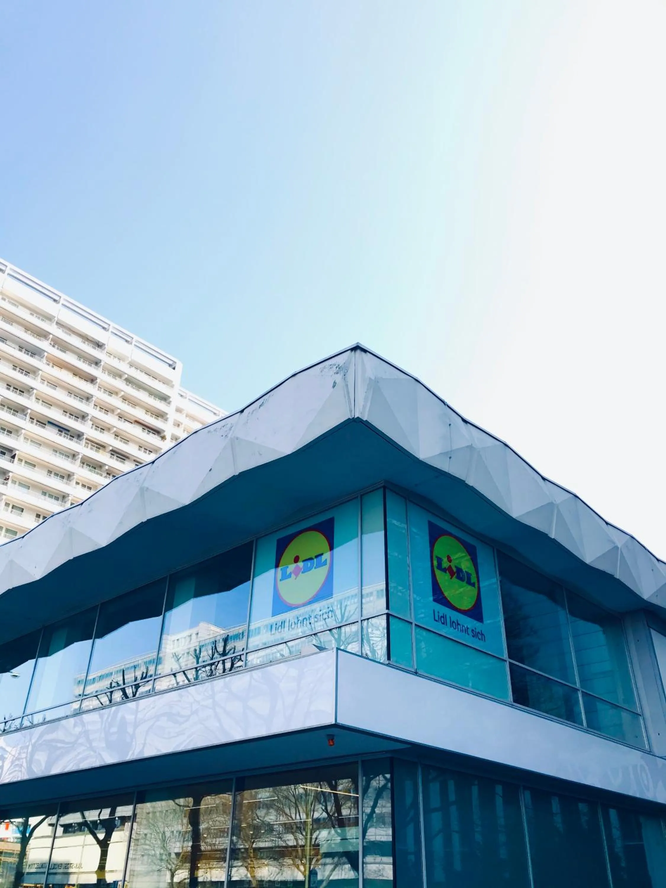 Area and facilities in Space Night Capsule Hostel