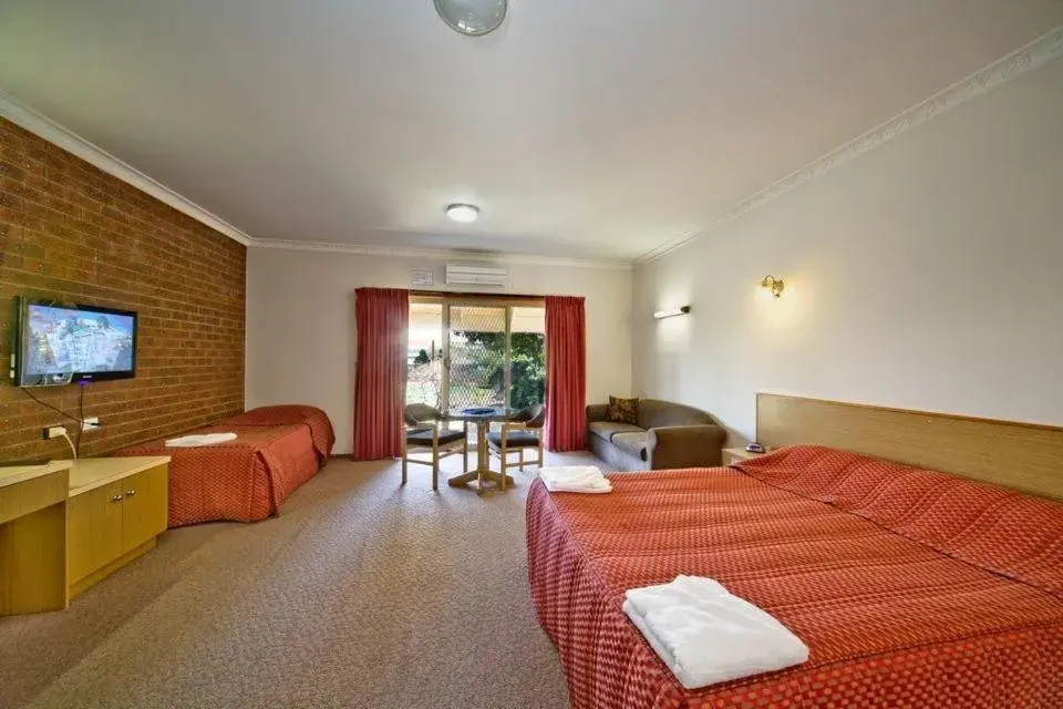 Family Room - Interconnecting in Paradise Lakes Motel Shepparton Family Room - Interconnecting in Paradise Lakes Motel Shepparton