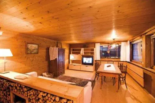 Two-Bedroom Apartment in Alps Villa Two-Bedroom Apartment in Alps Villa