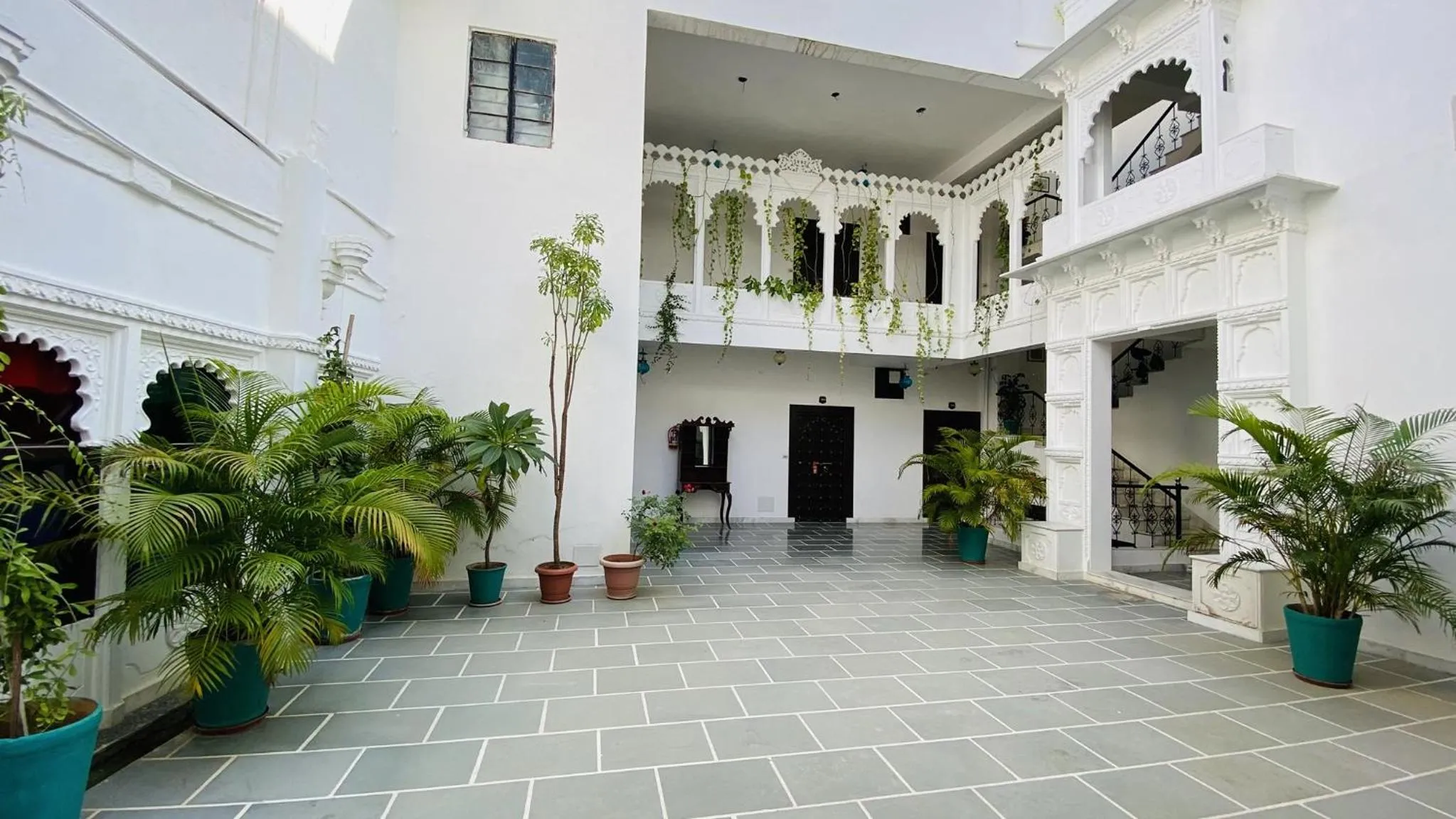 Inner courtyard view in Kotra Haveli A Boutique Hotel by Lake Pichola