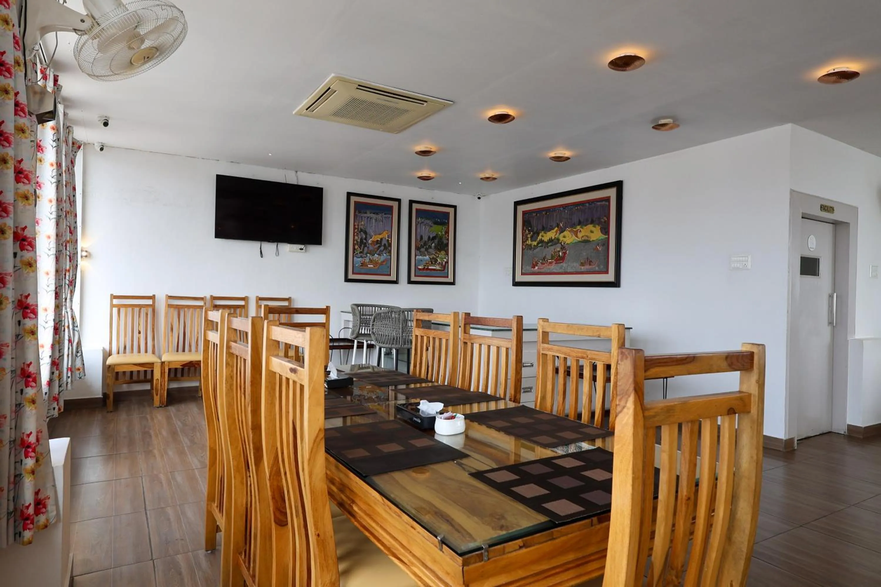 Restaurant/places to eat in Kotra Haveli A Boutique Hotel by Lake Pichola