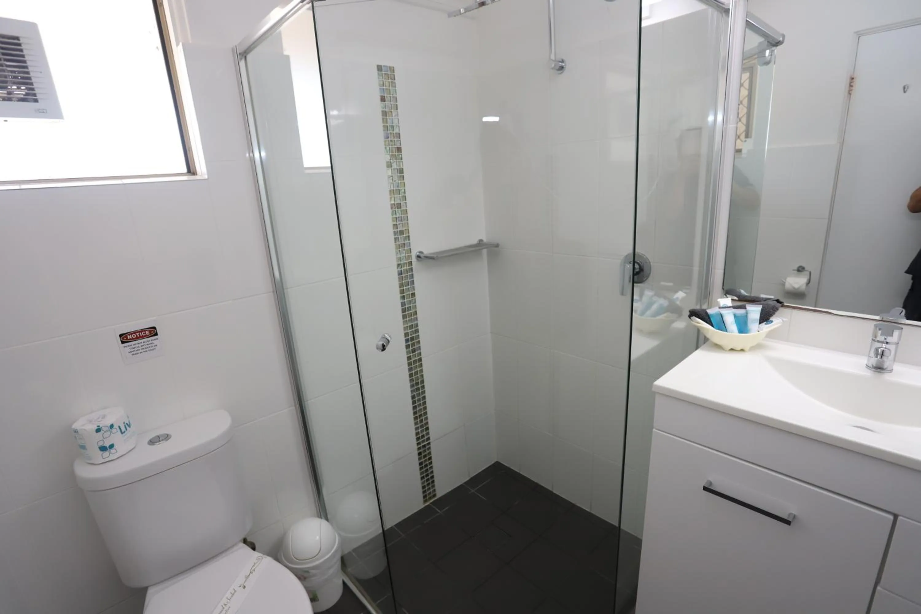 Bathroom in Sleepy Hill Motor Inn