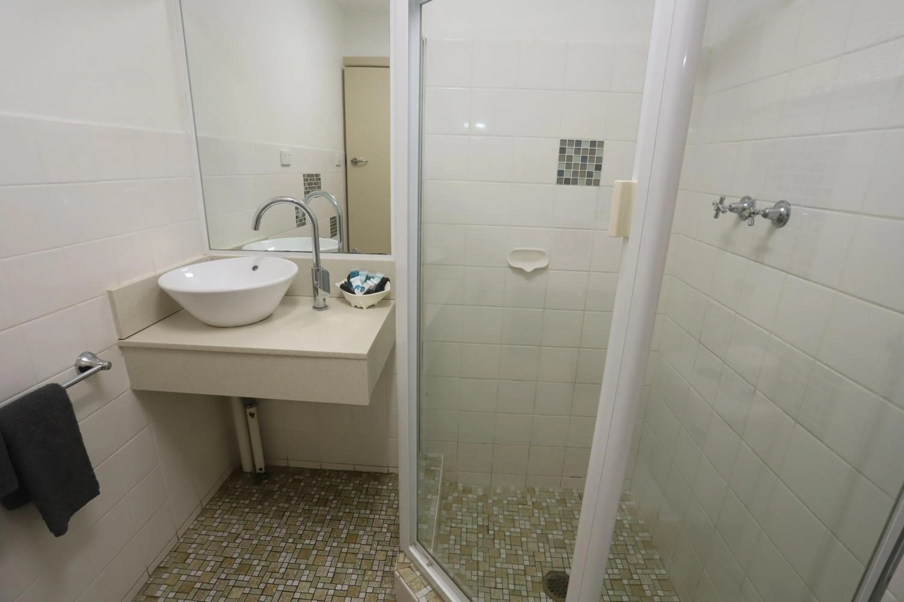 Bathroom in Sleepy Hill Motor Inn