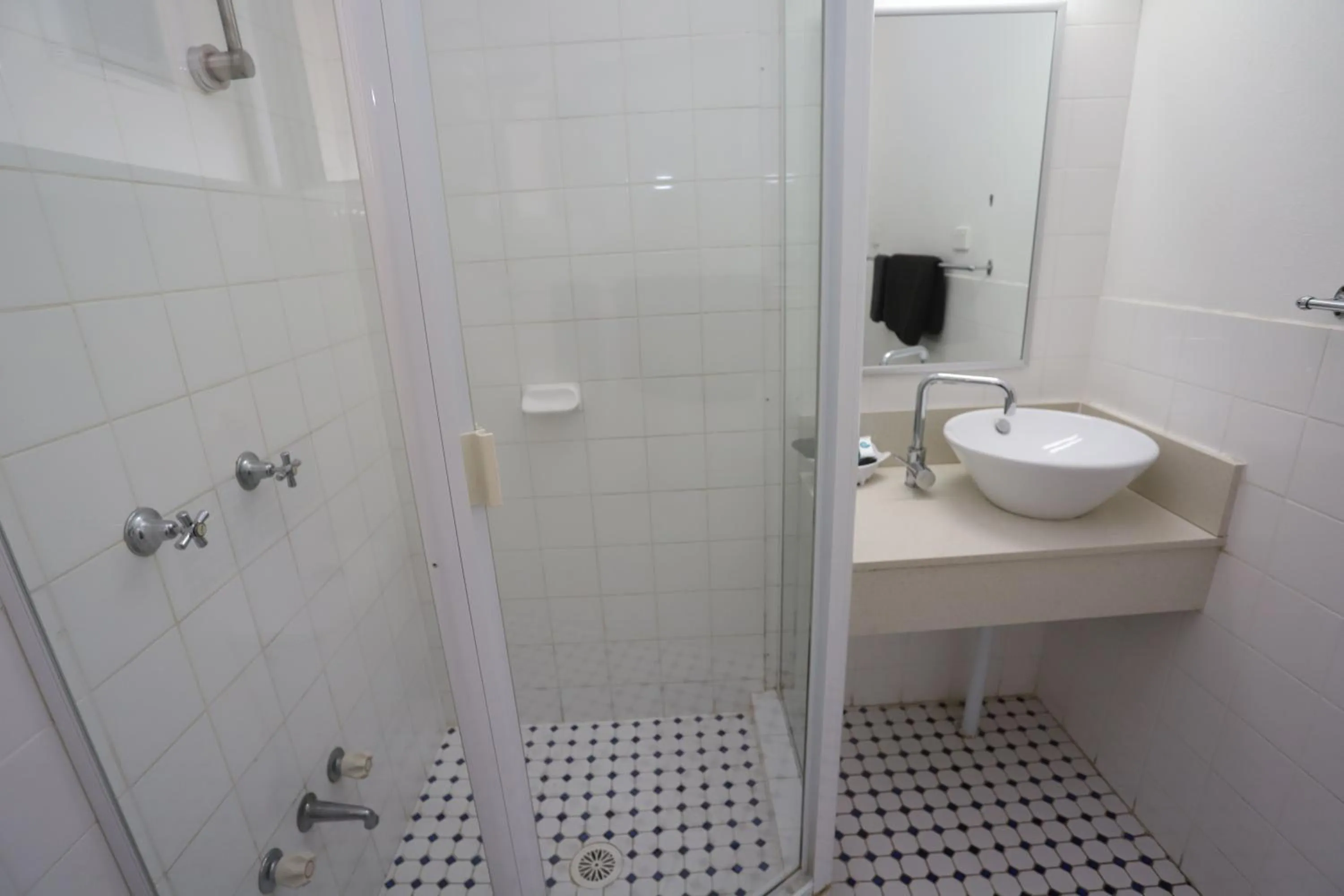 Bathroom in Sleepy Hill Motor Inn