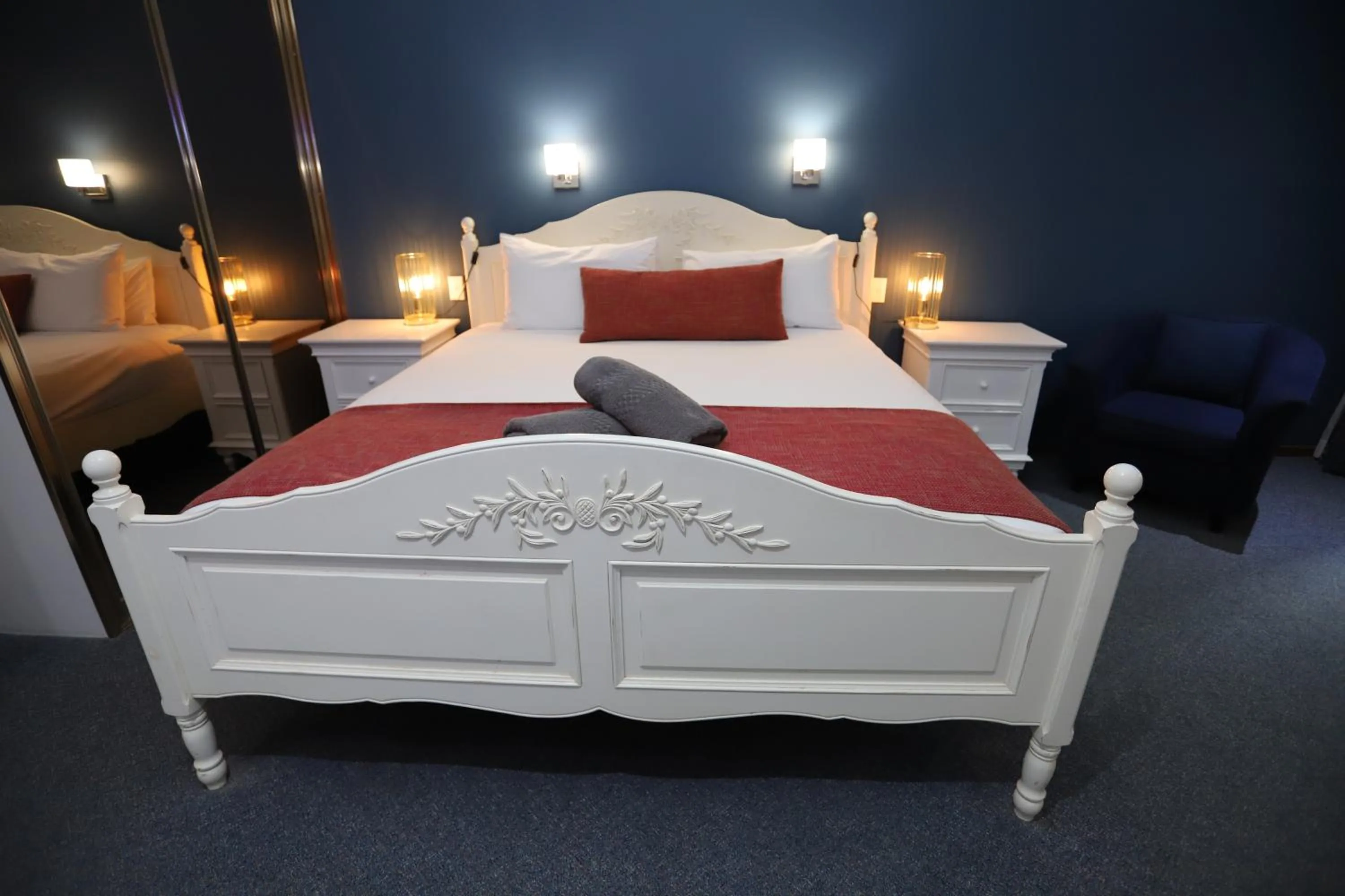 Bed in Sleepy Hill Motor Inn