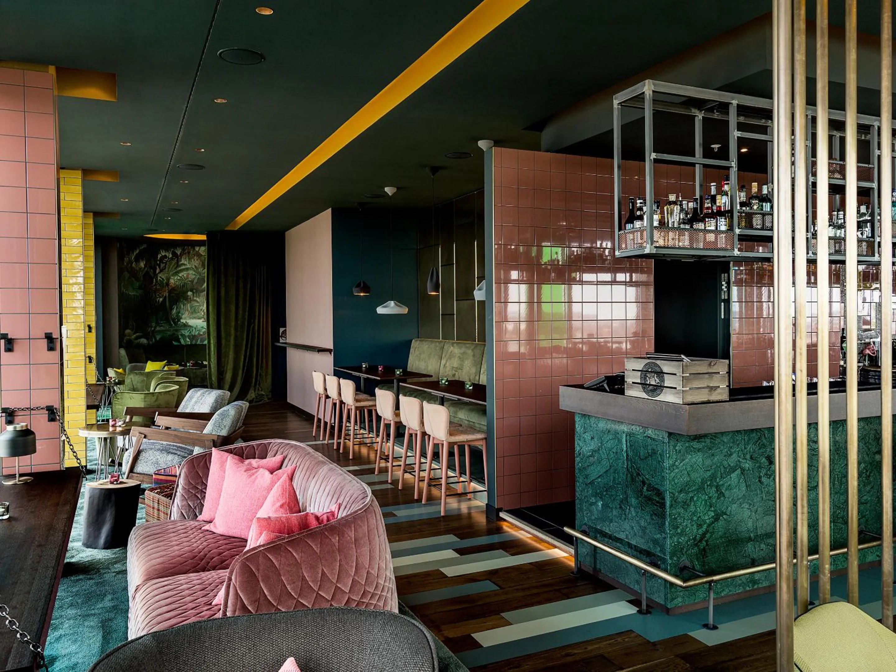 Lounge or bar in Vienna House by Wyndham Andel's Berlin