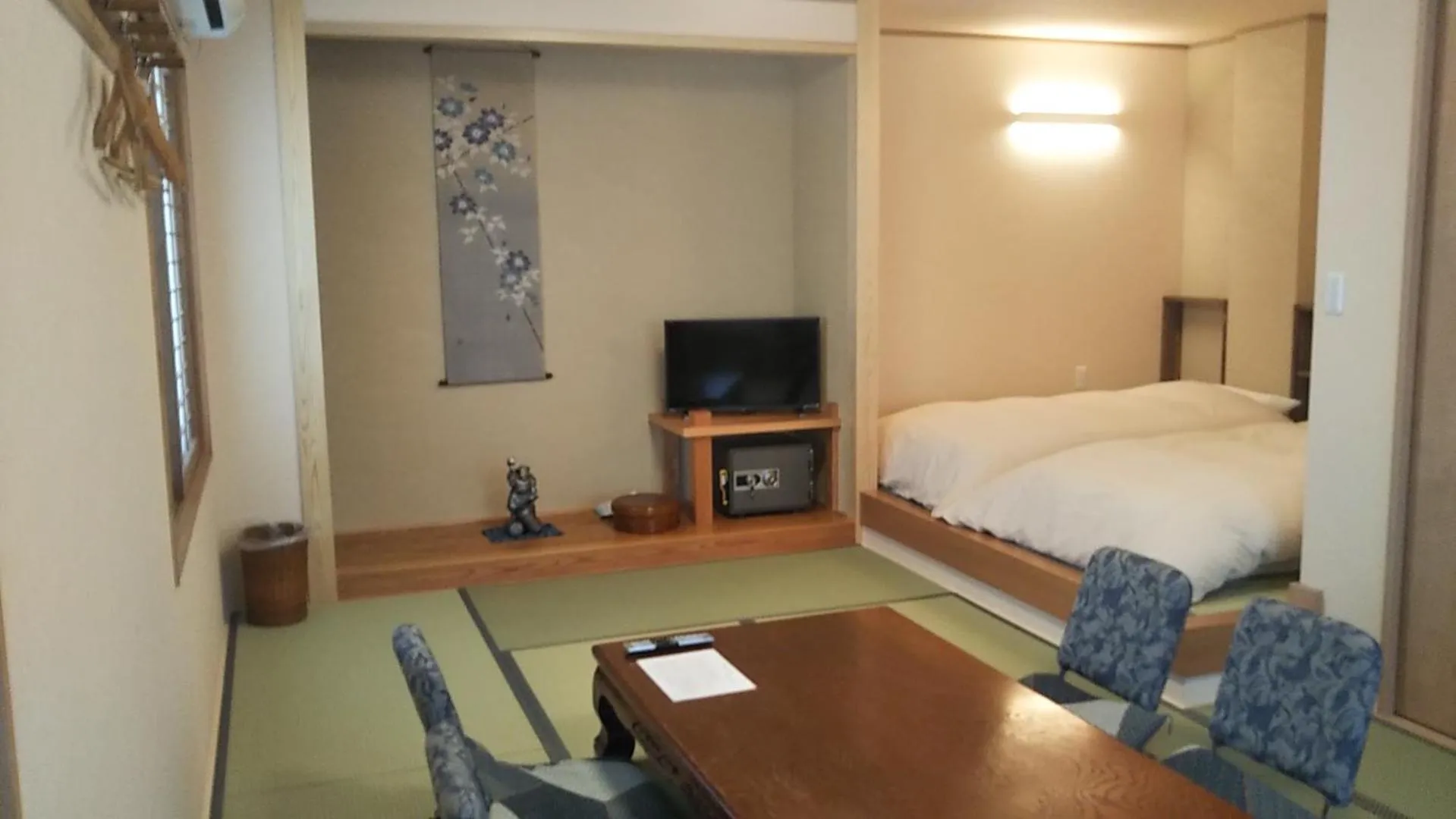 Photo of the whole room, Bed in Oyado Nozawaya