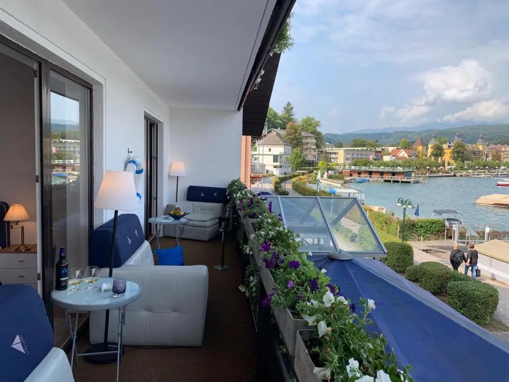 Hotel-Restaurant "Veldener Traumschiff" direkt am See in 2min im Zentrum