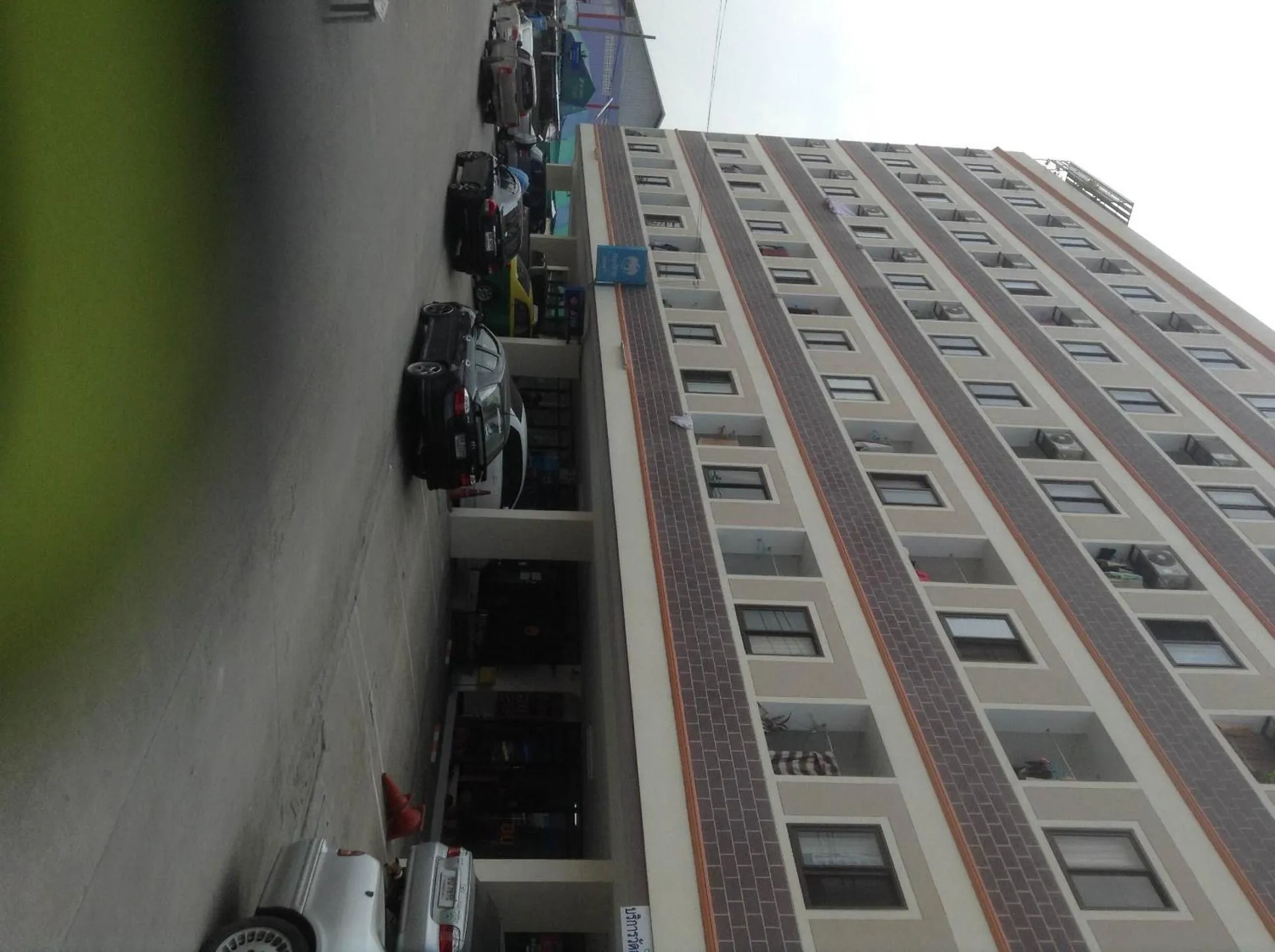 Facade/entrance in Baan Romdee