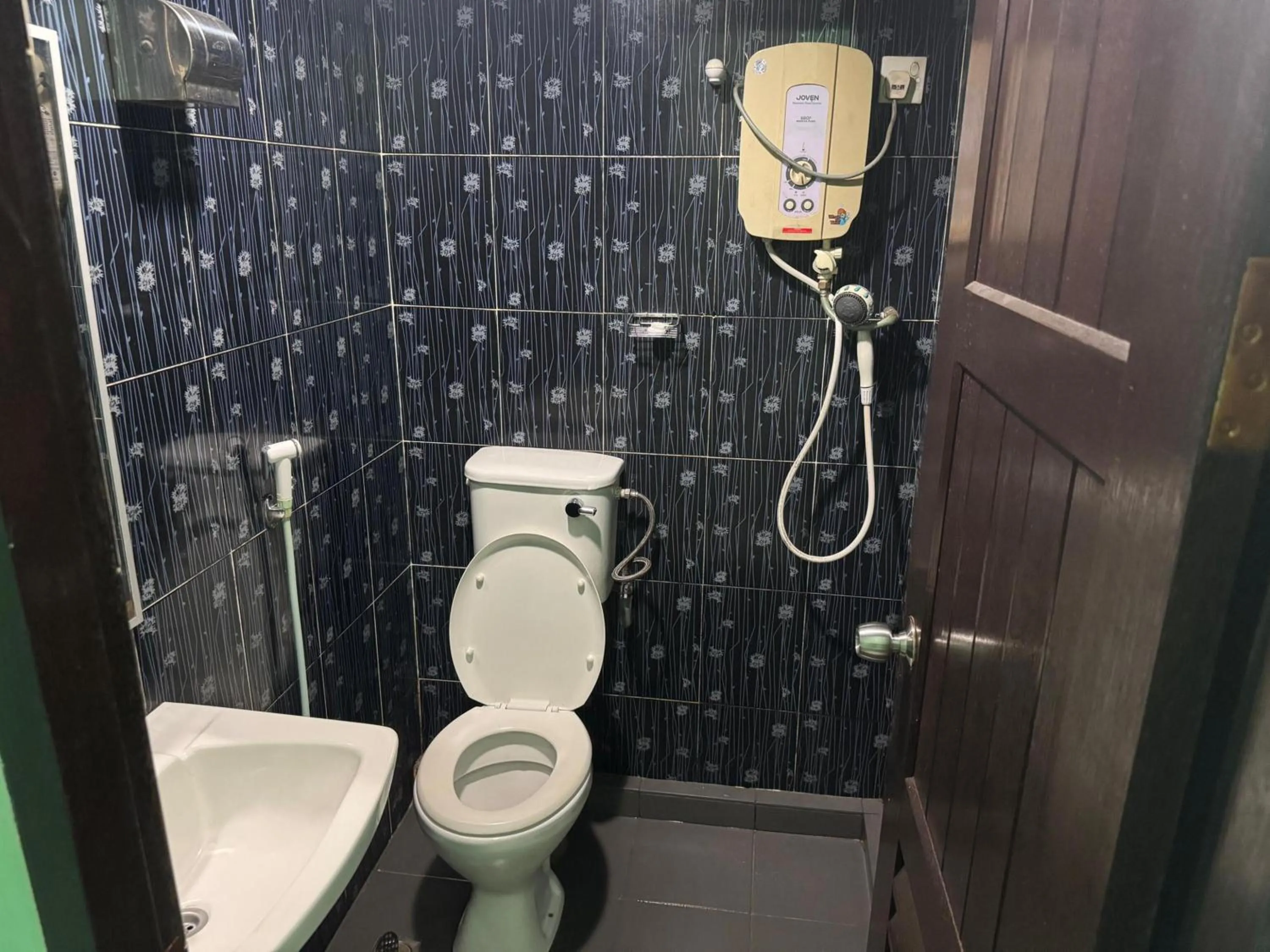 Bathroom in Hotel O Hotel Oriental