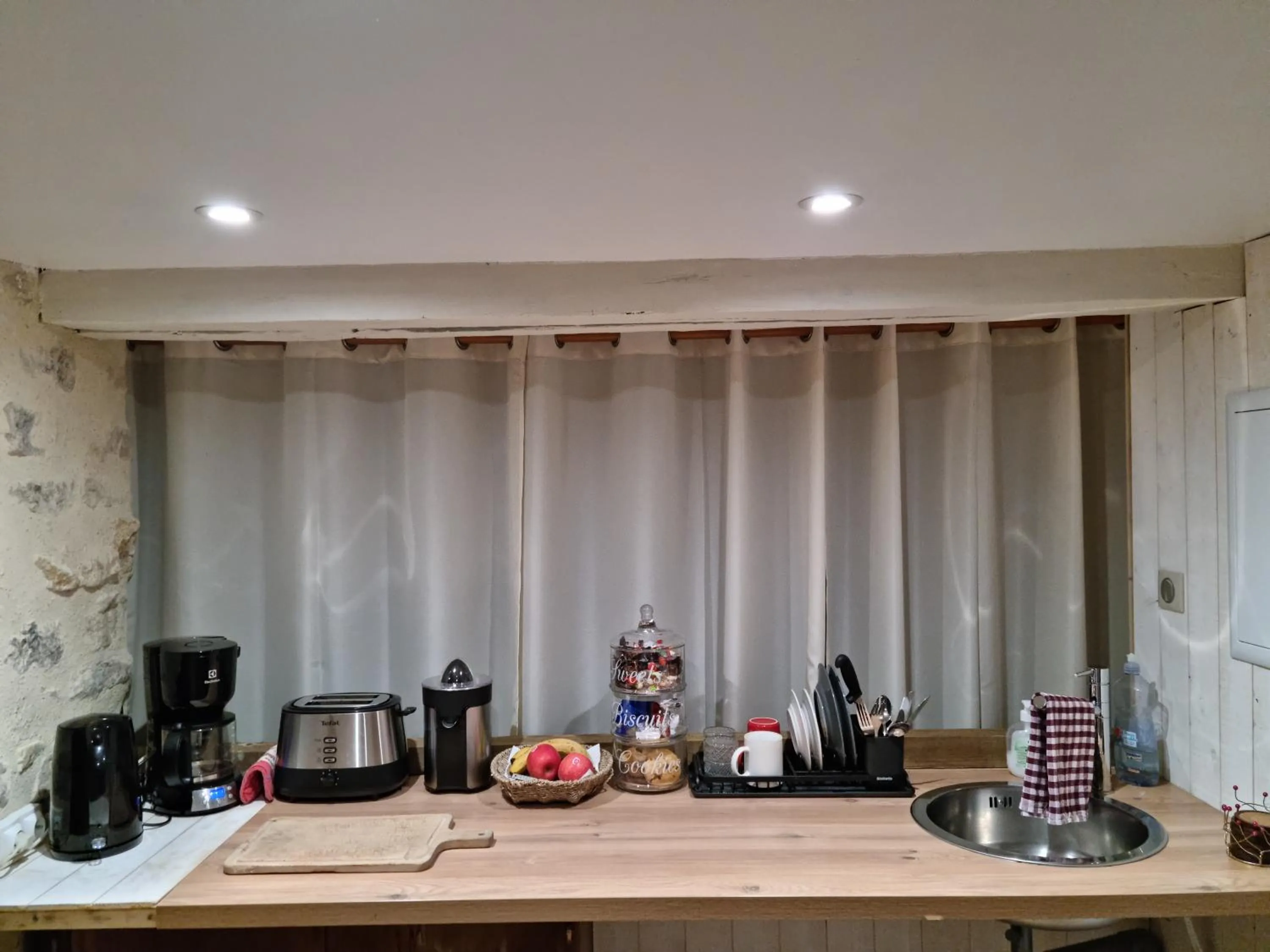 Coffee/tea facilities in Château de la Cressonnière