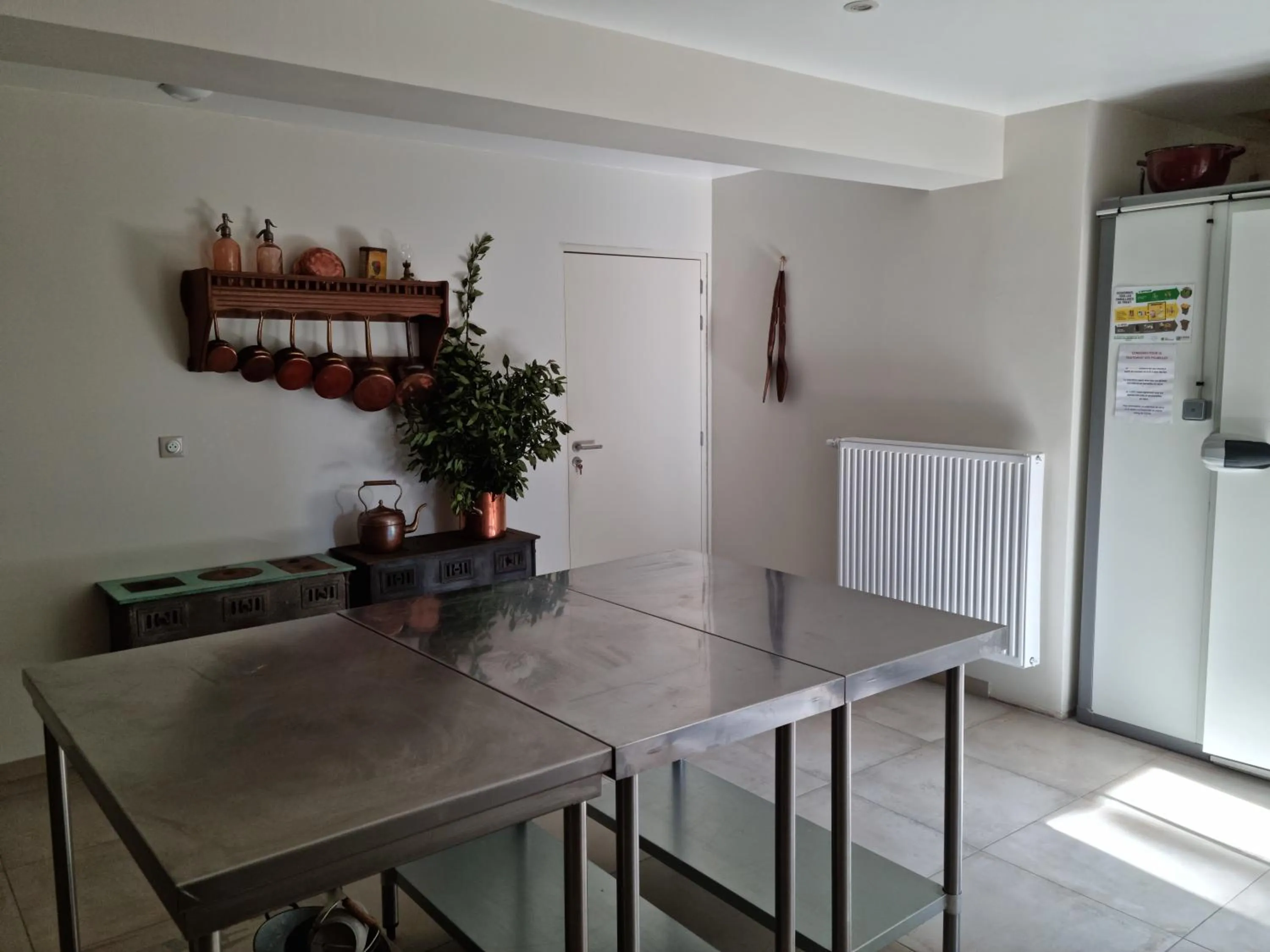 Kitchen or kitchenette in Château de la Cressonnière