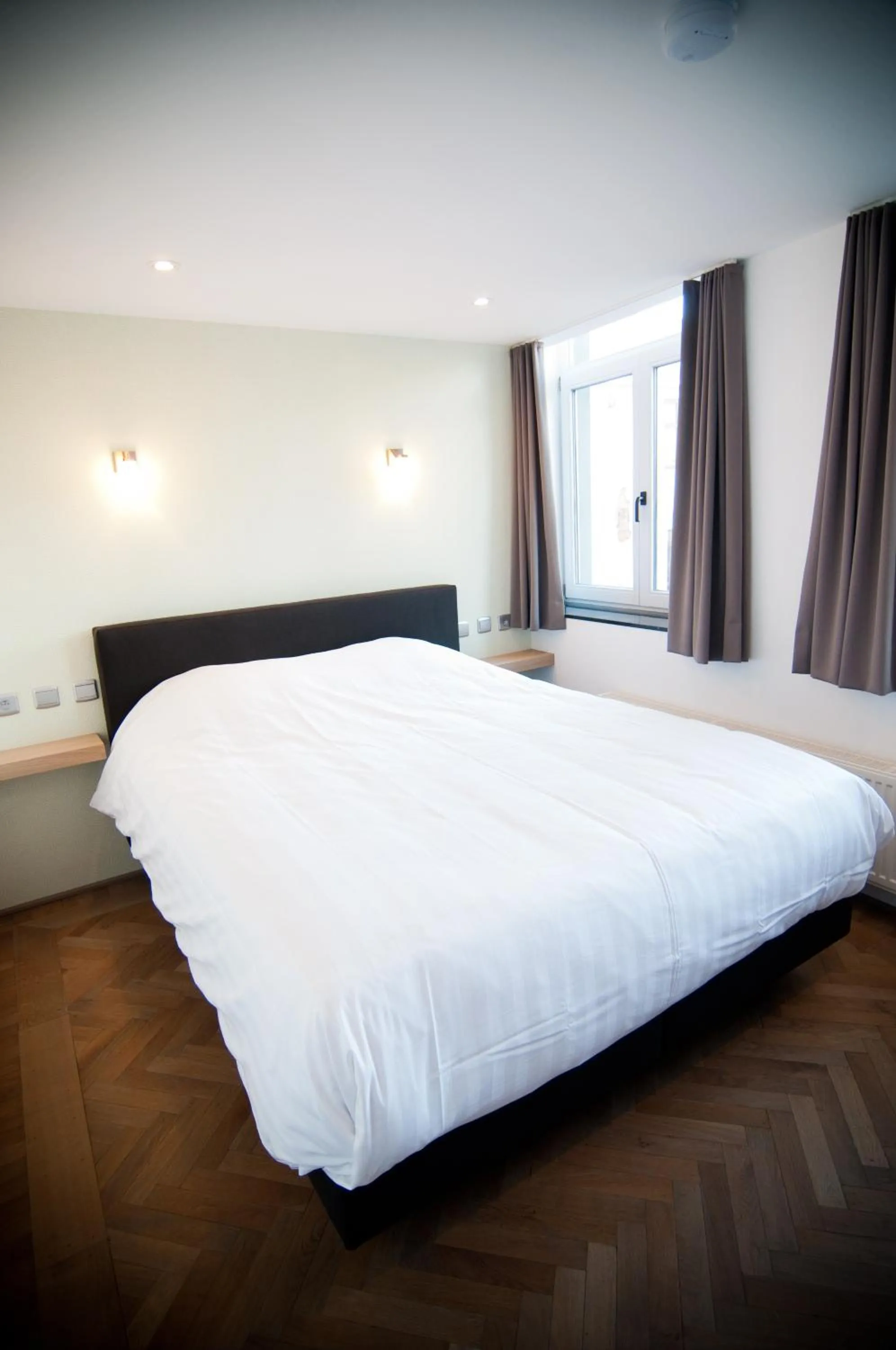 Bedroom, Bed in Apartment De Maasnacht