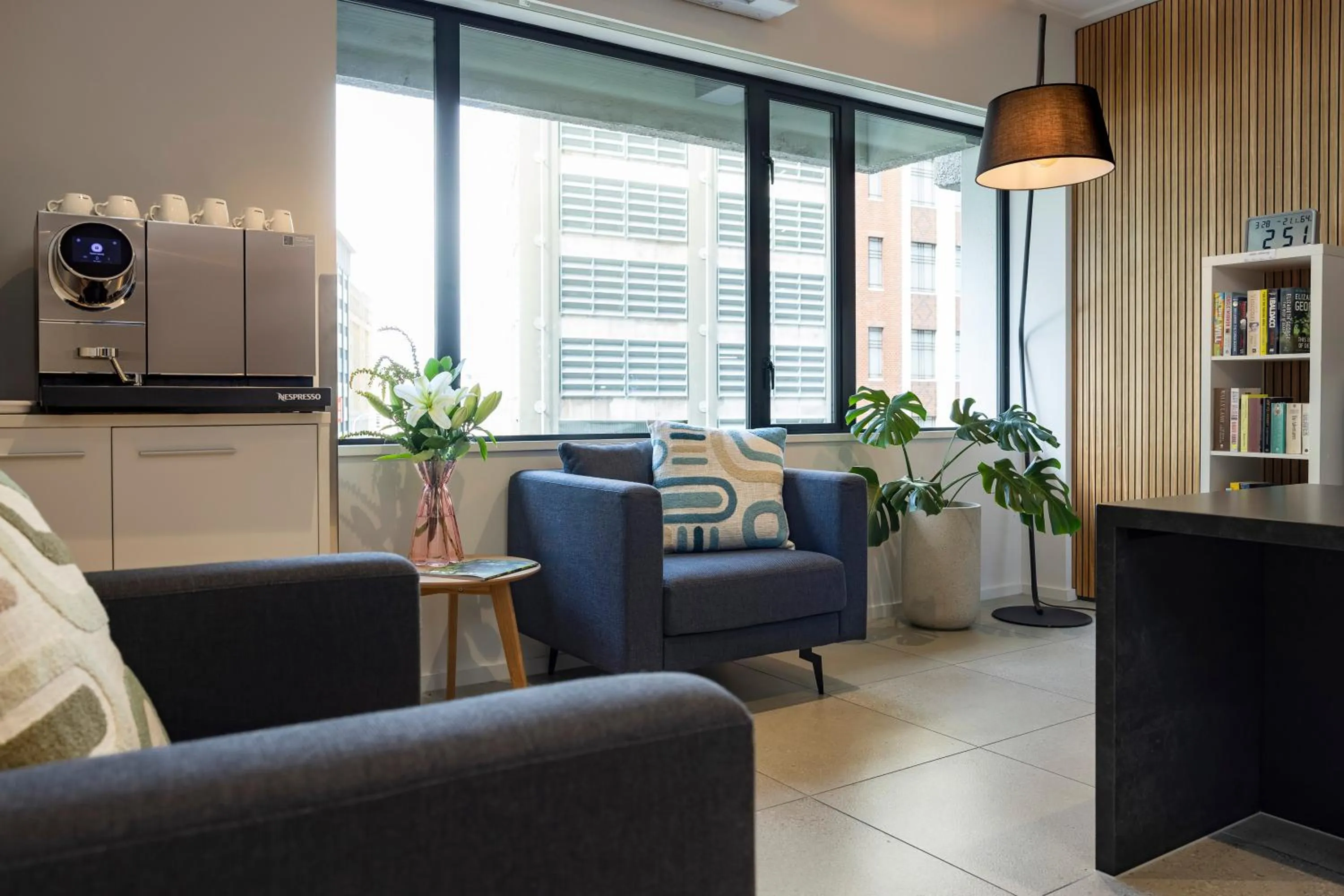 Coffee/tea facilities in Quest 256 Lambton