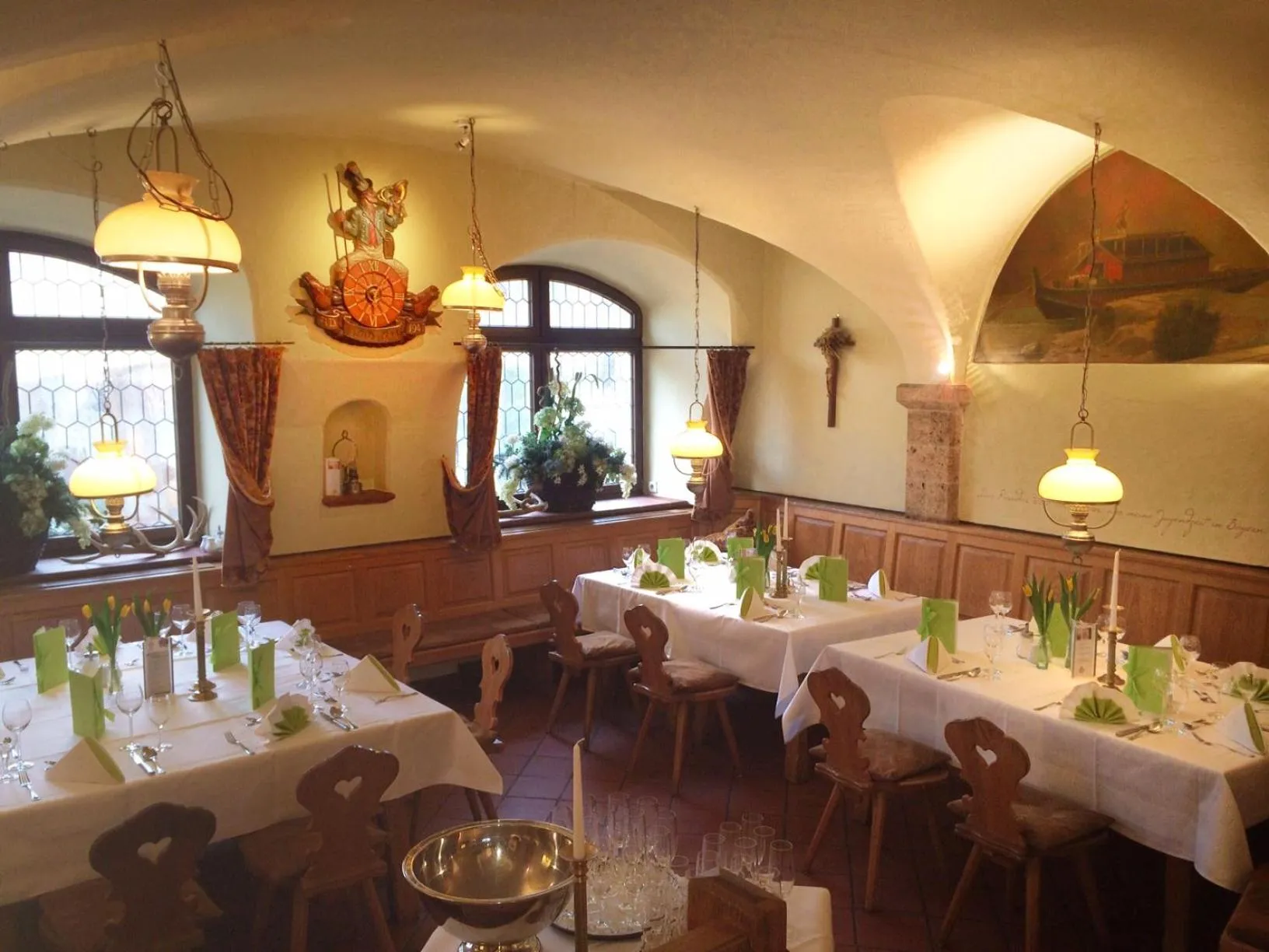 Restaurant/places to eat in Hotel Post