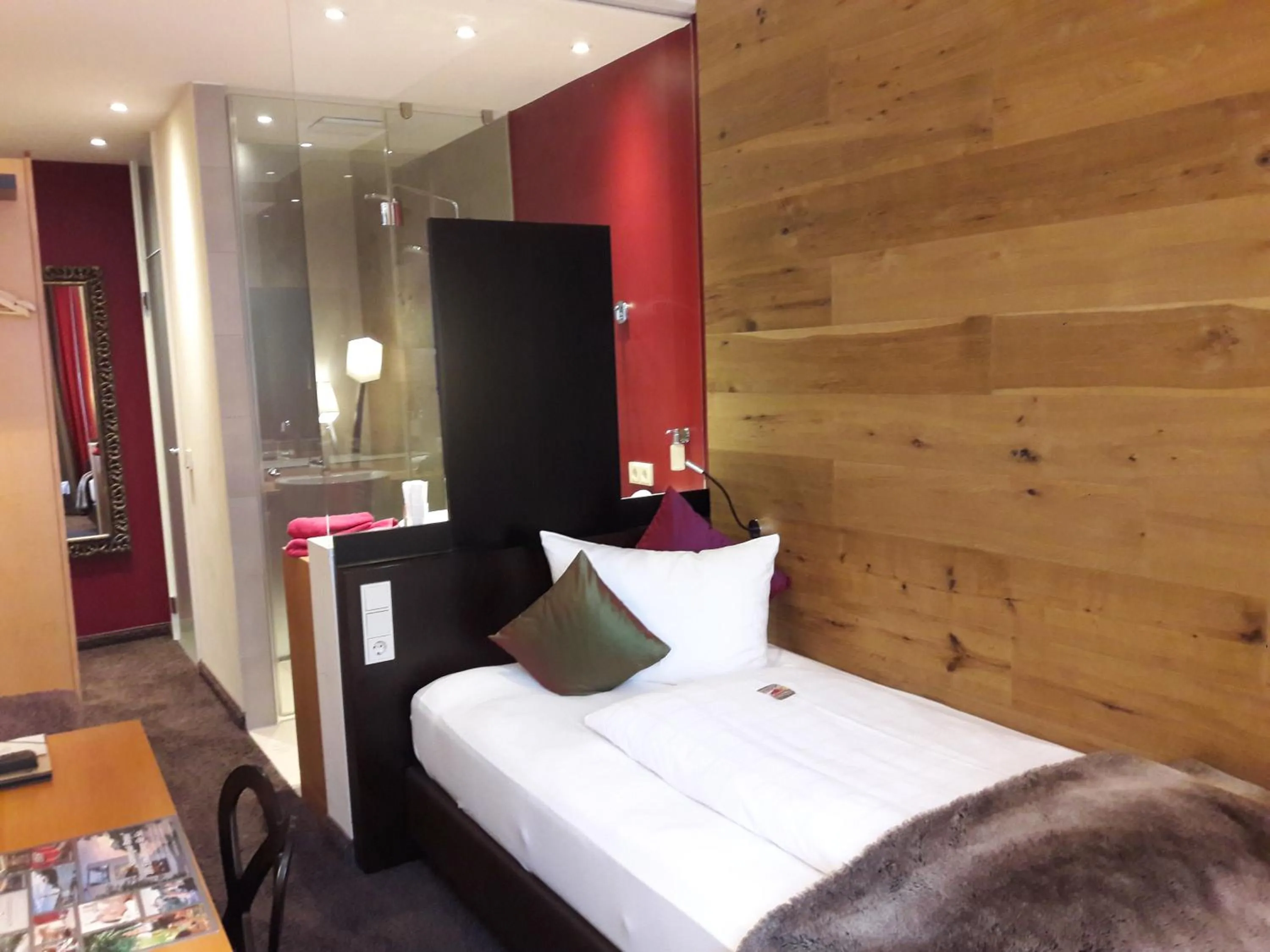 Bedroom, Bed in Hotel Post