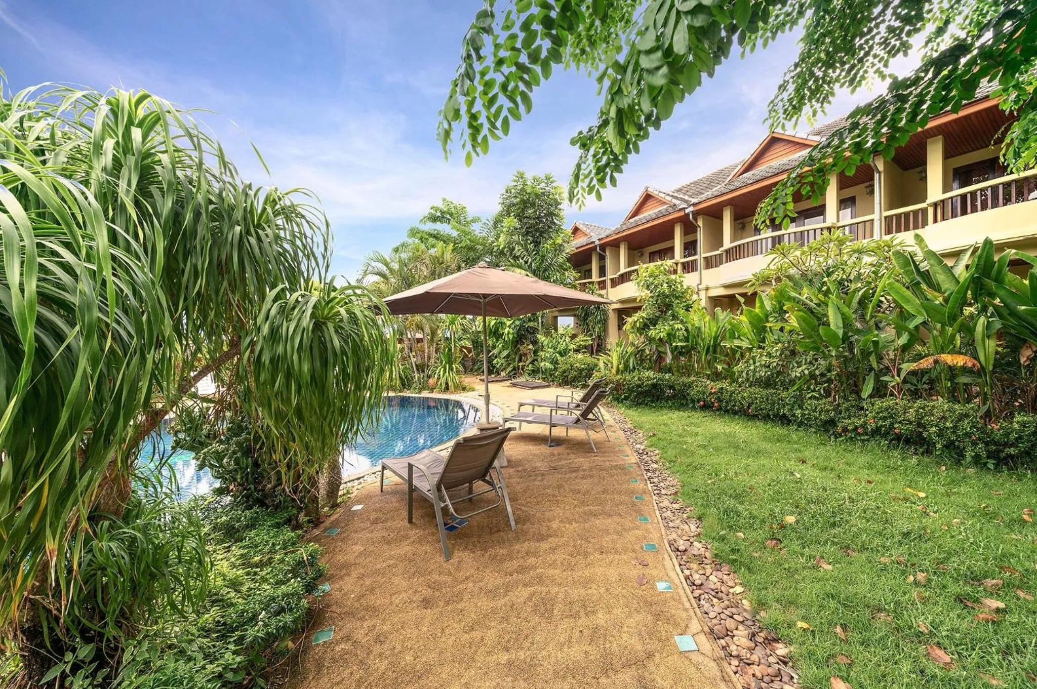 Patio in Temple Gardens