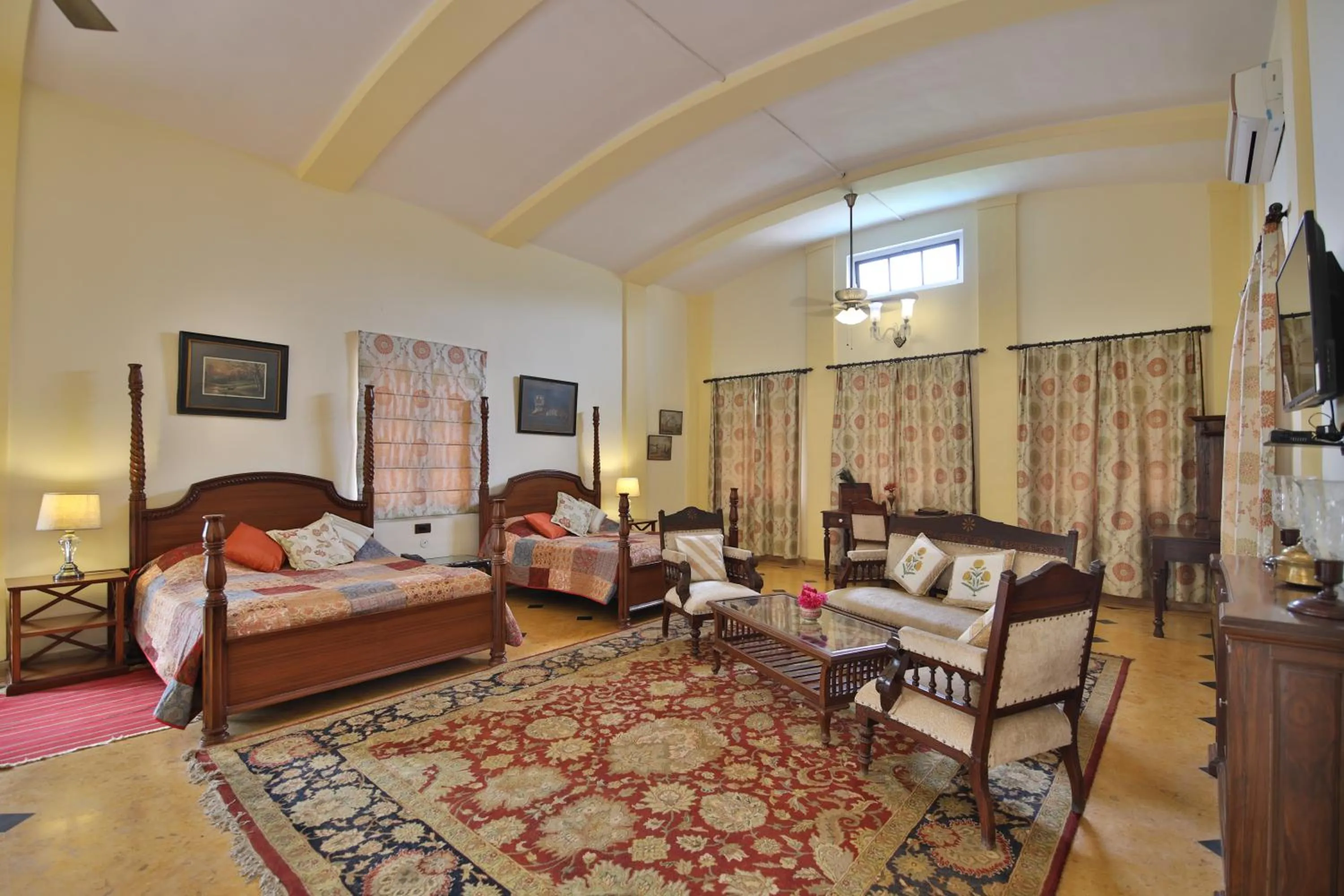 Bedroom, Bed in Roop Niwas Kothi, Near Mandawa