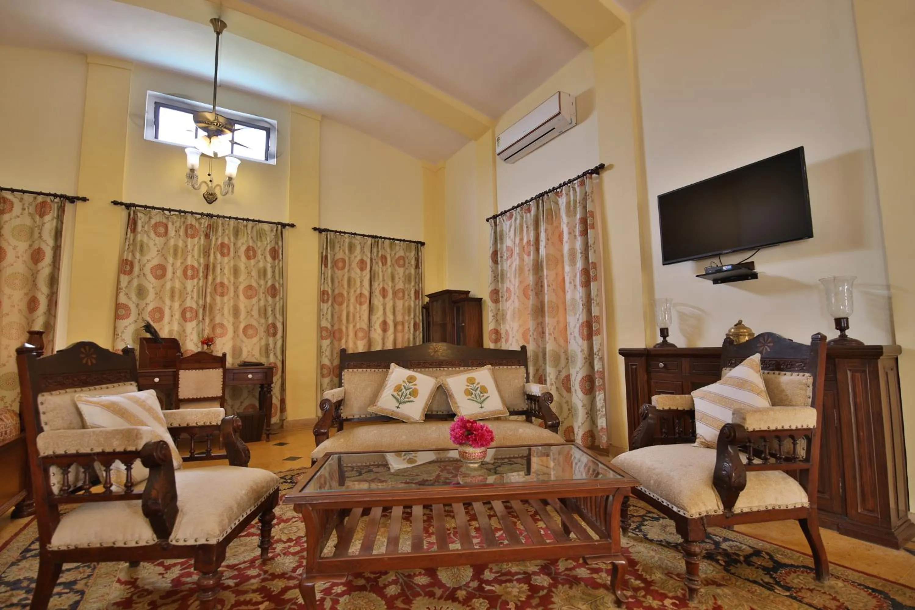 Living room in Roop Niwas Kothi, Near Mandawa