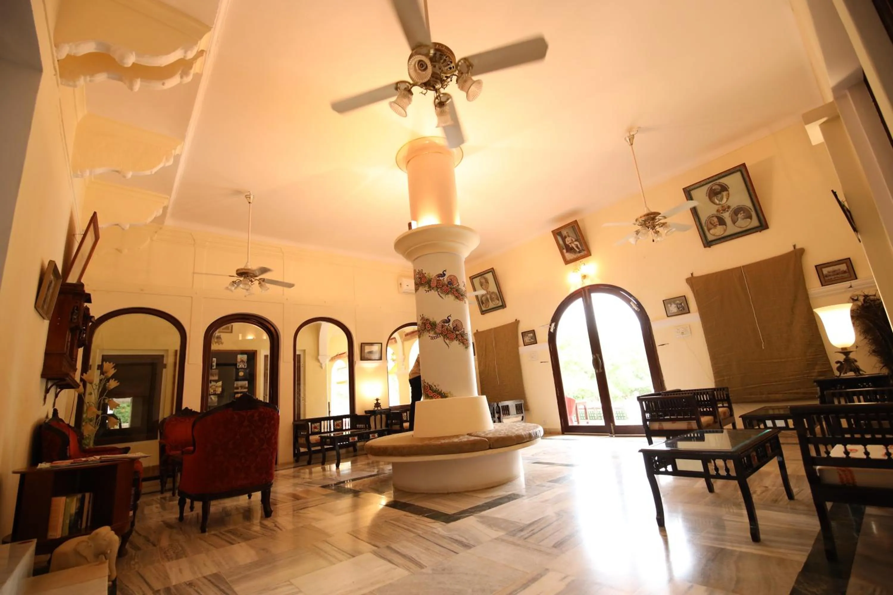 Roop Niwas Kothi, Near Mandawa