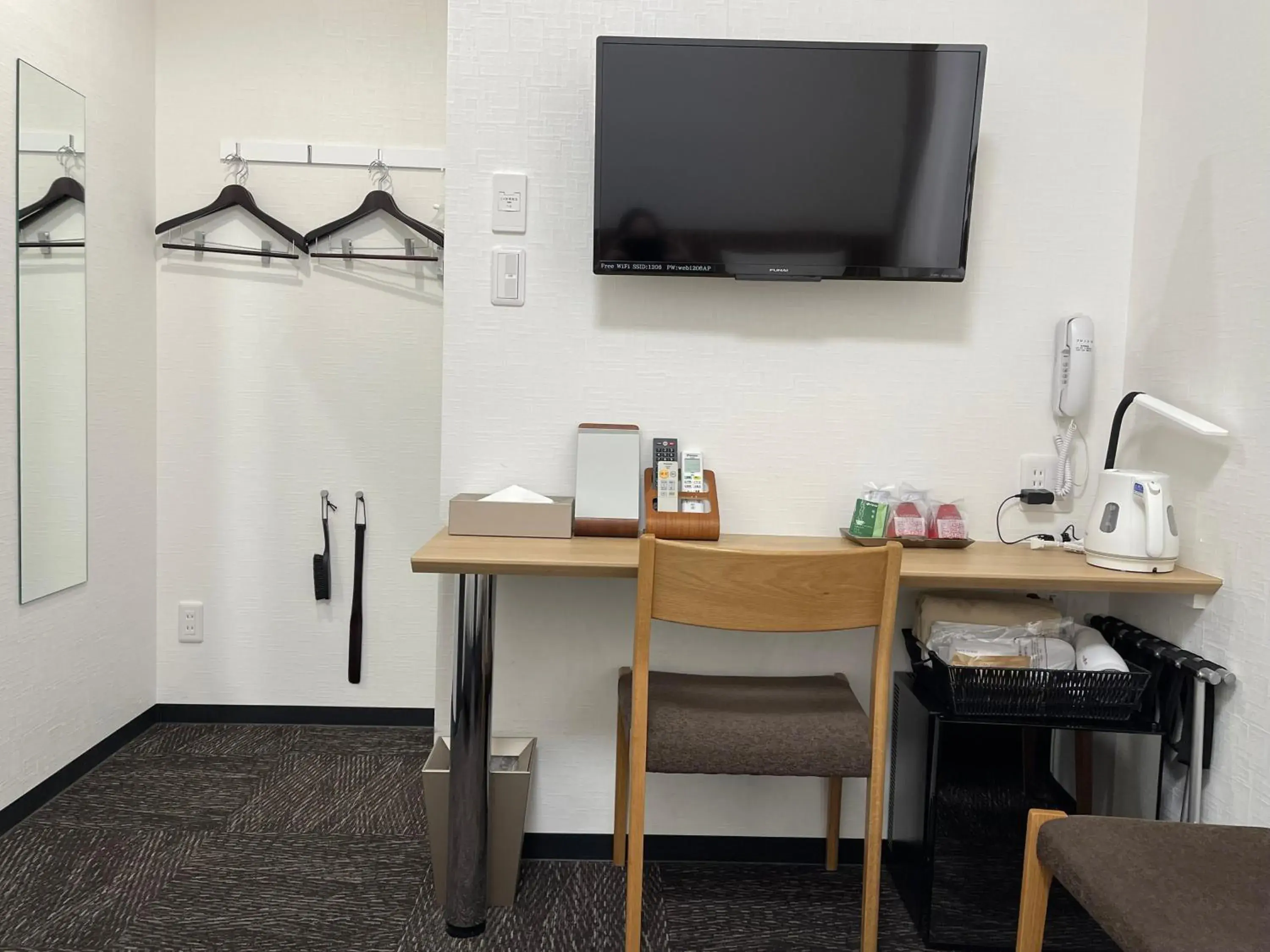 Photo of the whole room in Ueno Urban Hotel Annex Photo of the whole room in Ueno Urban Hotel Annex