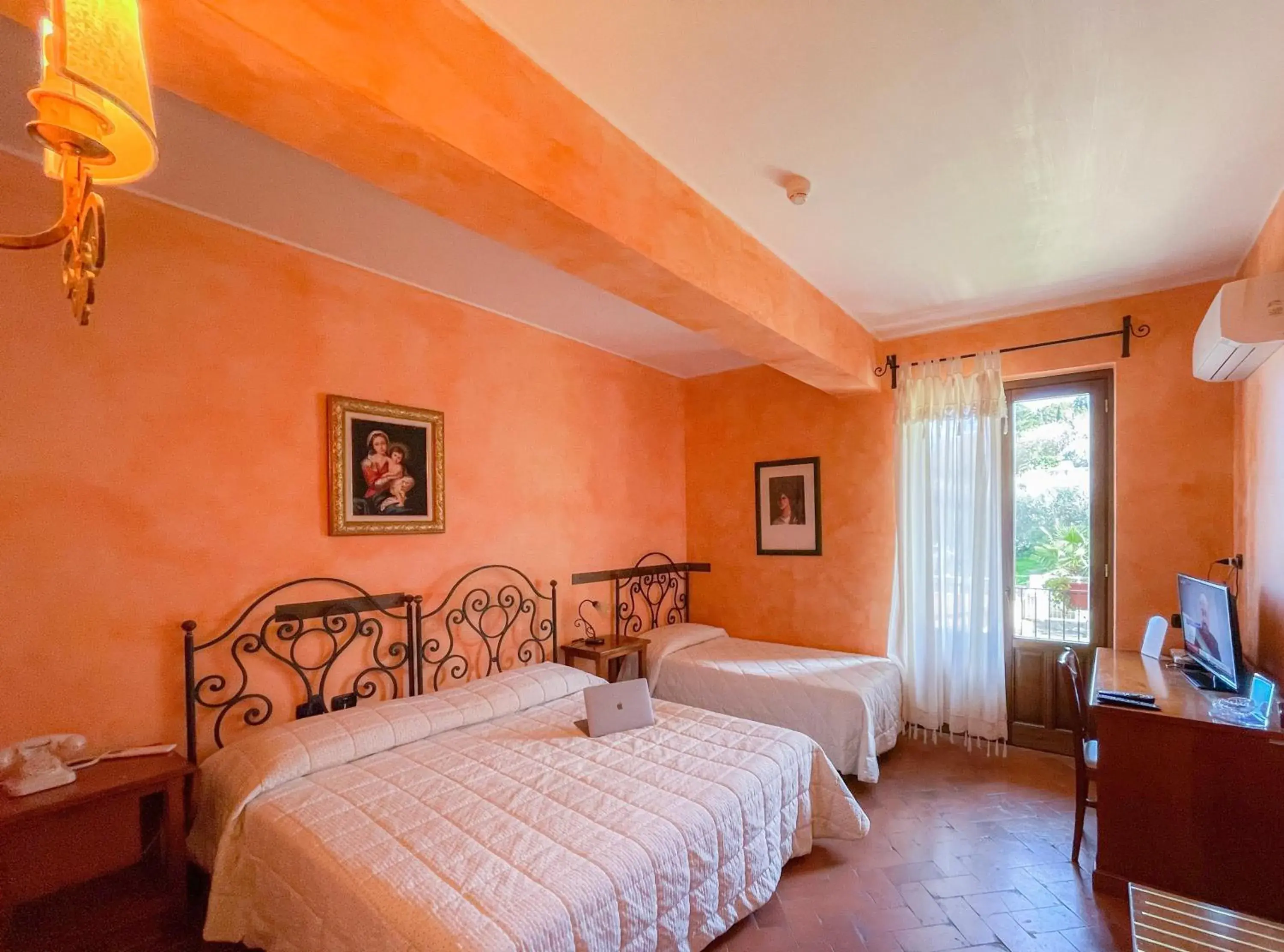 Triple Room with Mountain View in Antica Filanda Triple Room with Mountain View in Antica Filanda