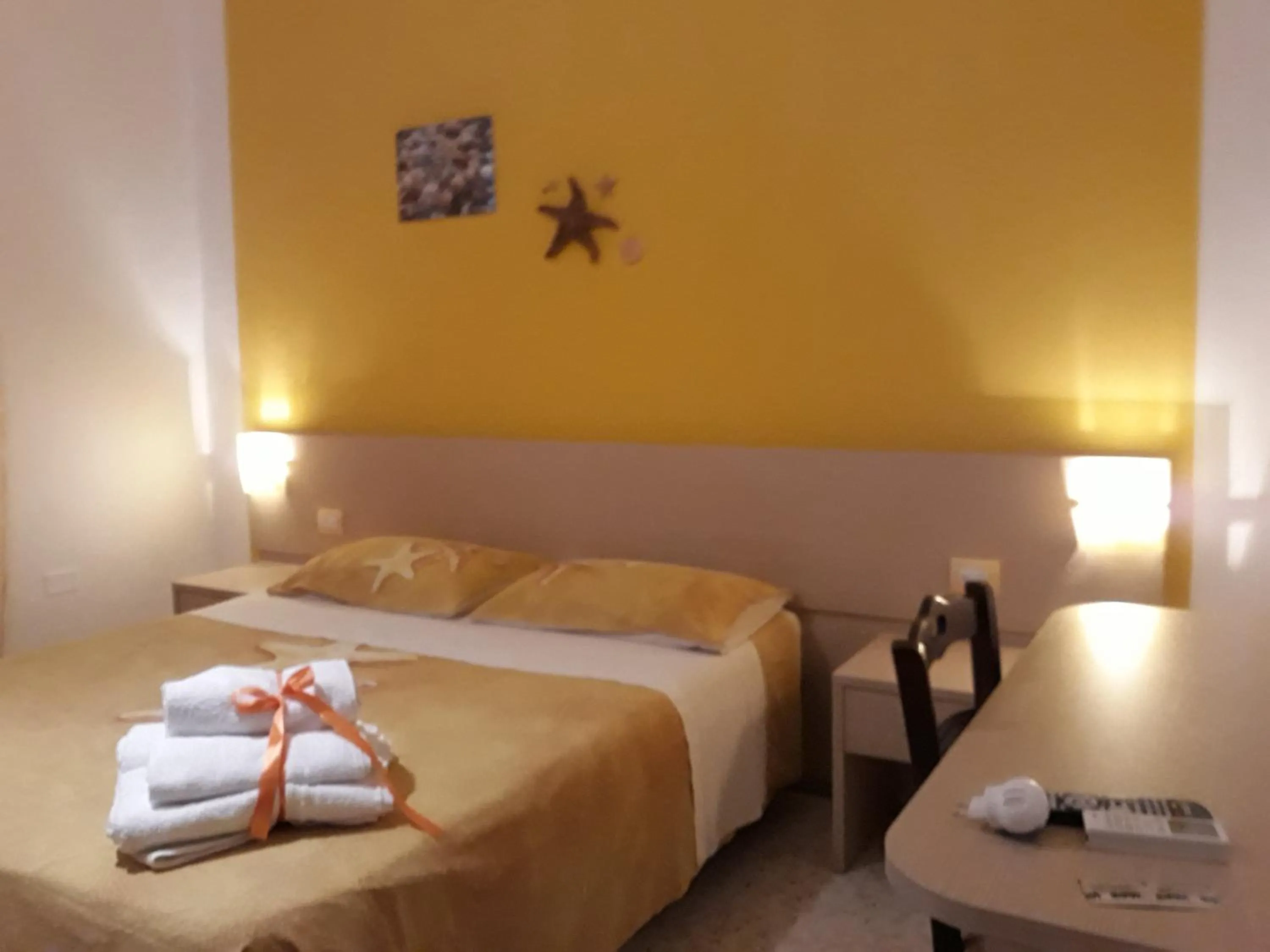 Photo of the whole room, Bed in Porto di Mare