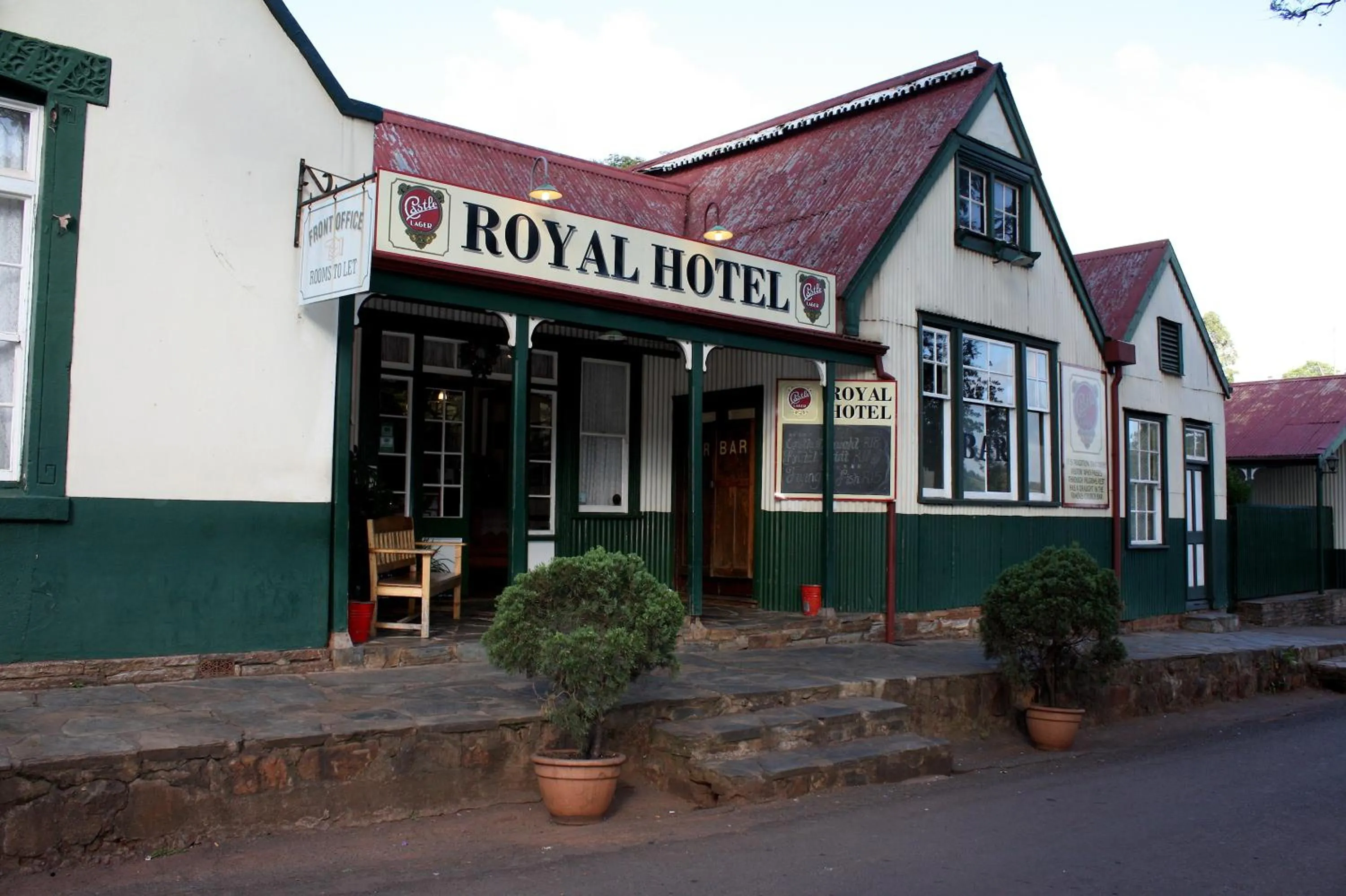 Facade/entrance in The Royal Hotel Pilgrims Rest