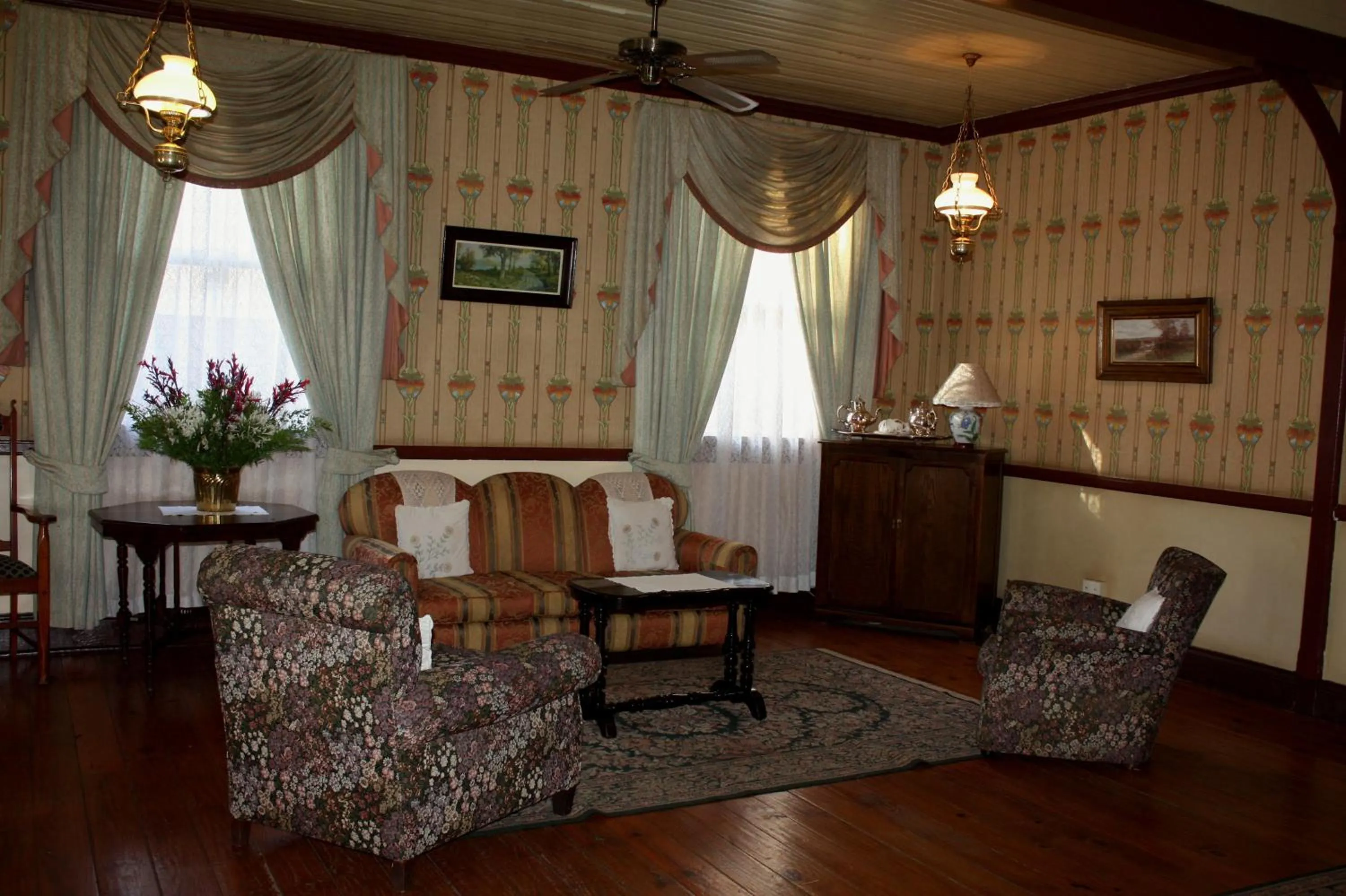 Lounge or bar in The Royal Hotel Pilgrims Rest