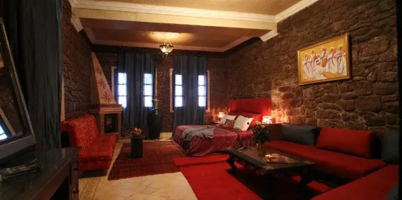 Deluxe Suite - single occupancy in Riad Kasbah Omar Deluxe Suite - single occupancy in Riad Kasbah Omar