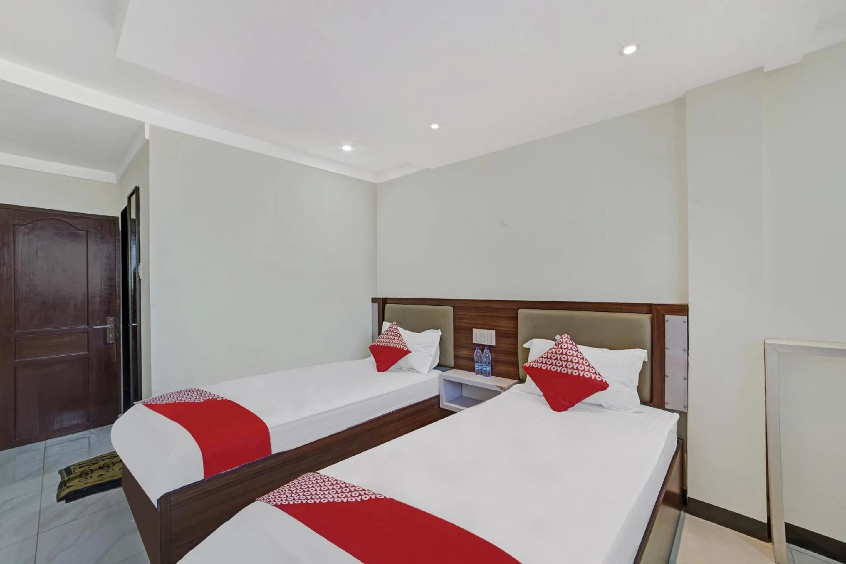 Bedroom, Bed in Hotel O Wisma Kuta Karang Baru