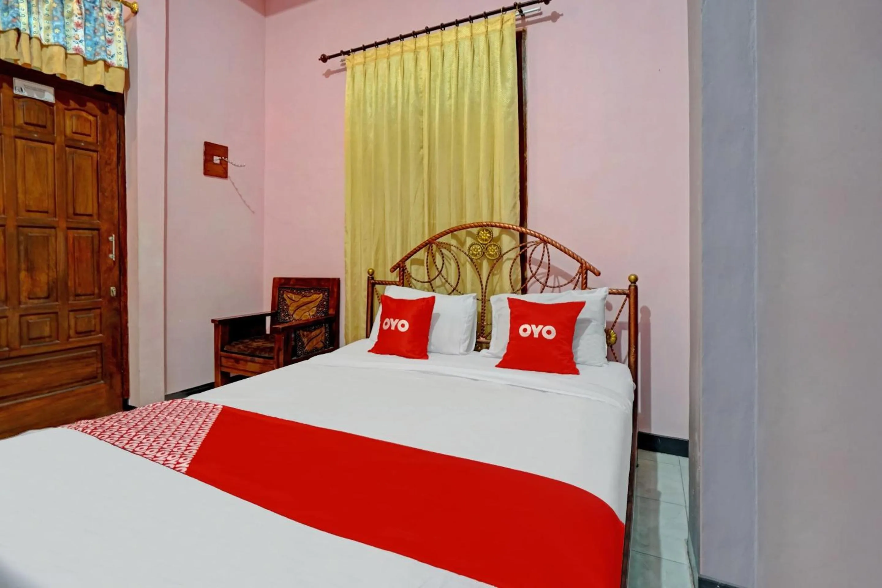 Bedroom, Bed in Hotel O Harwin Homestay