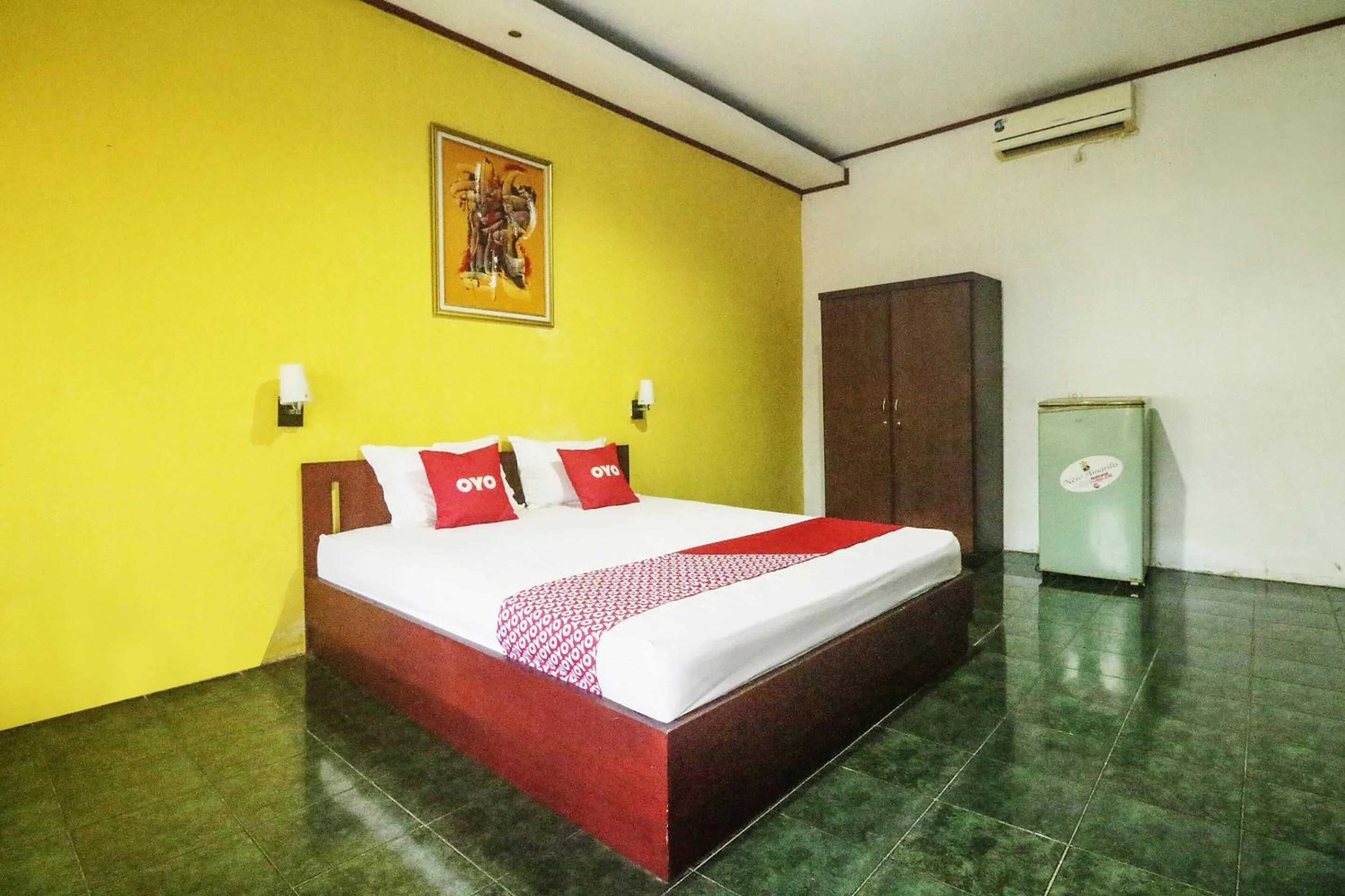 Bedroom, Bed in Hotel O Nyi Rindang Near Puskesmas Jekan Raya