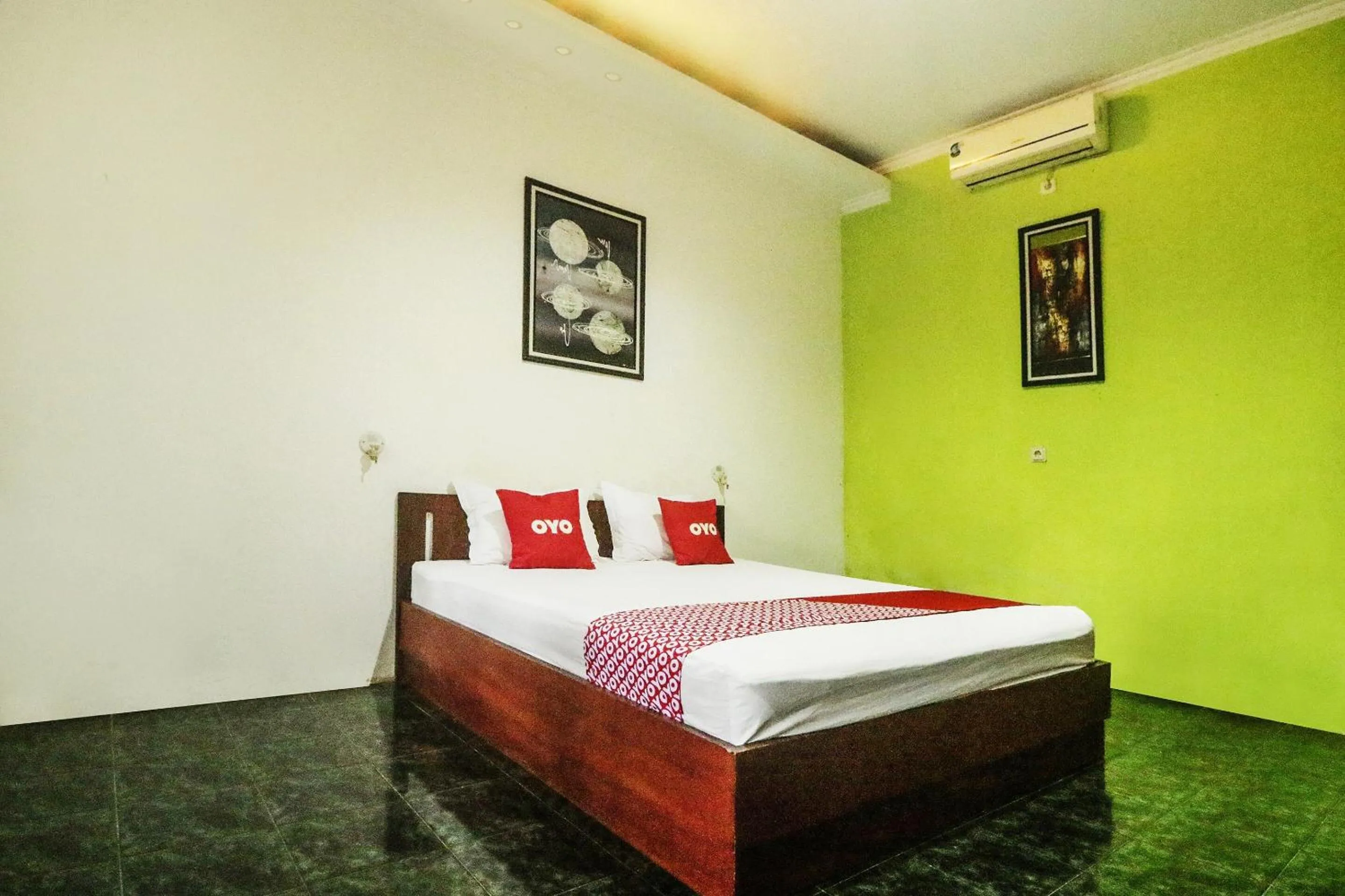 Bedroom, Bed in Hotel O Nyi Rindang Near Puskesmas Jekan Raya